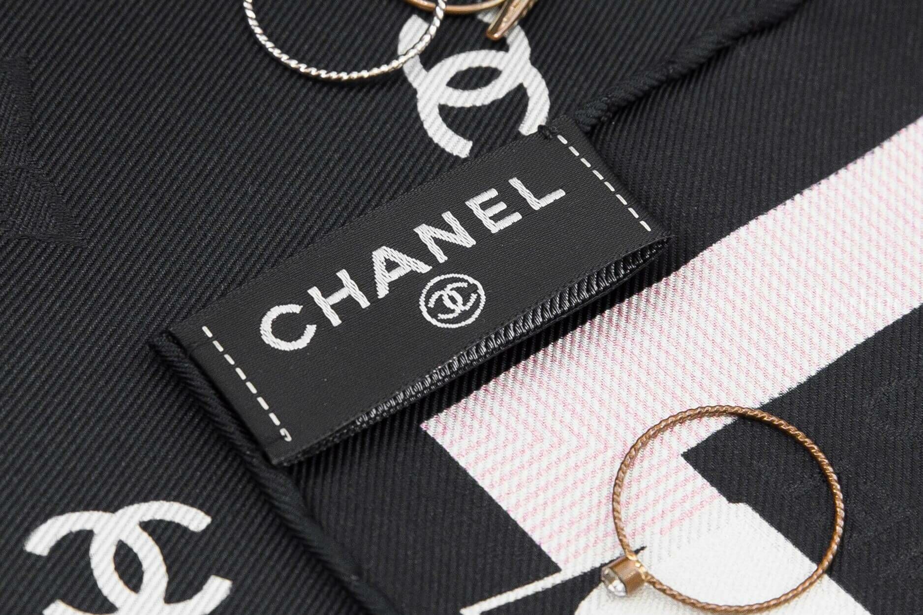Chanel Square Scarf 黑底滿版米色CC黑蝴蝶結提花織紋粉色線條滾邊真絲方巾-Charline Boutique 精品代購