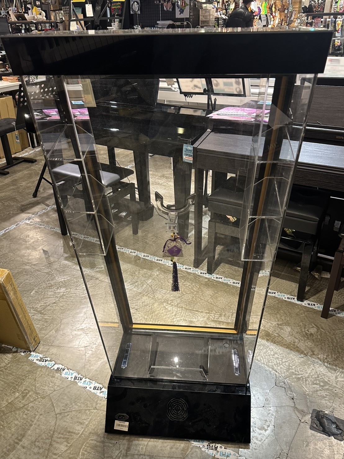 【展示出清 享新品保固】Kim Power 【展示出清 享新品保固】Kim Power / 高級吉他防潮展示櫃(單支) 第 3 張圖片｜三峽吉他 / Bass