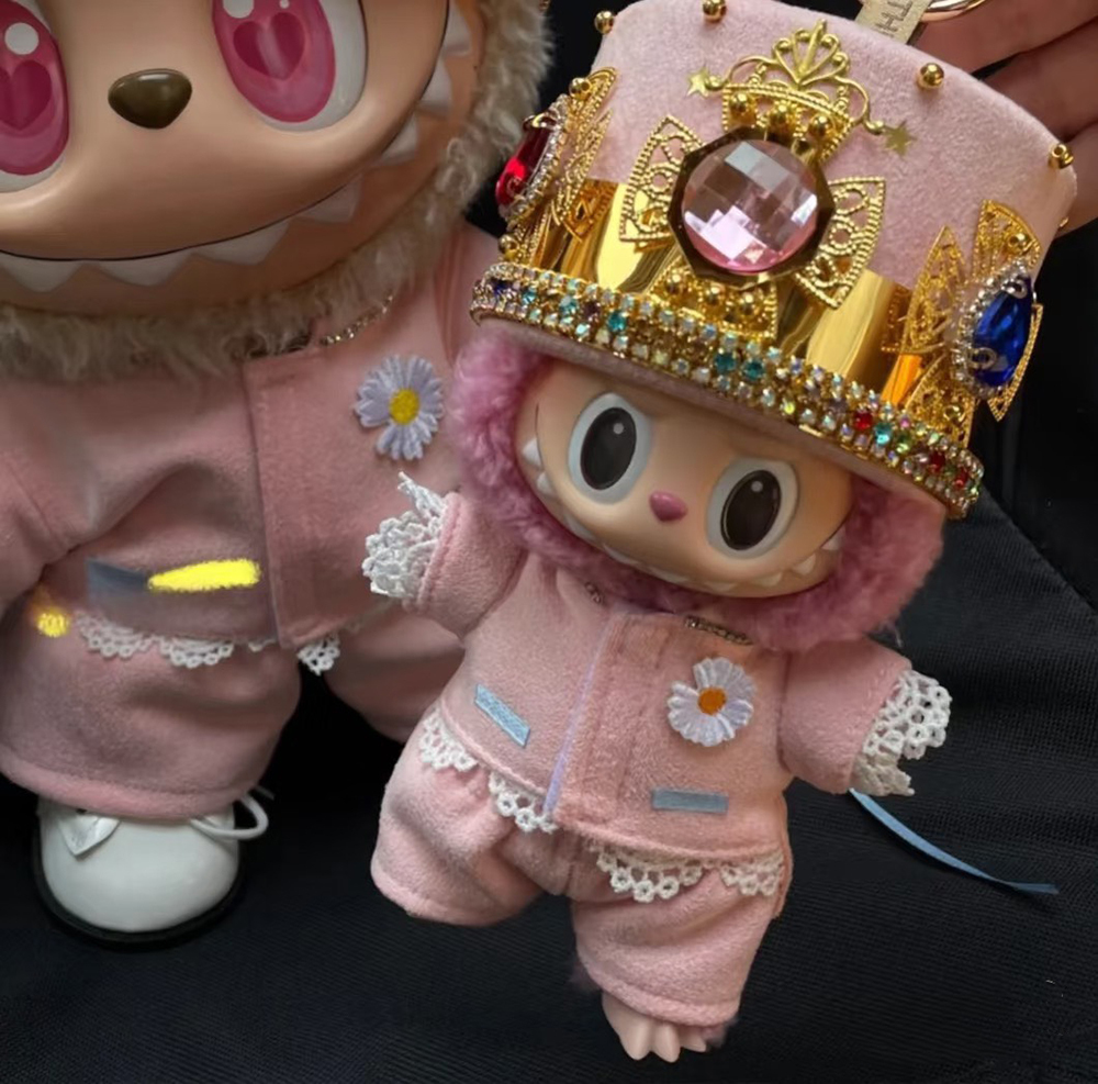 G-Dragon 同款 舞台服裝同款 LABUBU CRYBABY POP MART 泡泡瑪特 娃衣 馬卡龍 坐坐派對 哭娃 搪膠毛絨 DRESS CODE Ubermensch