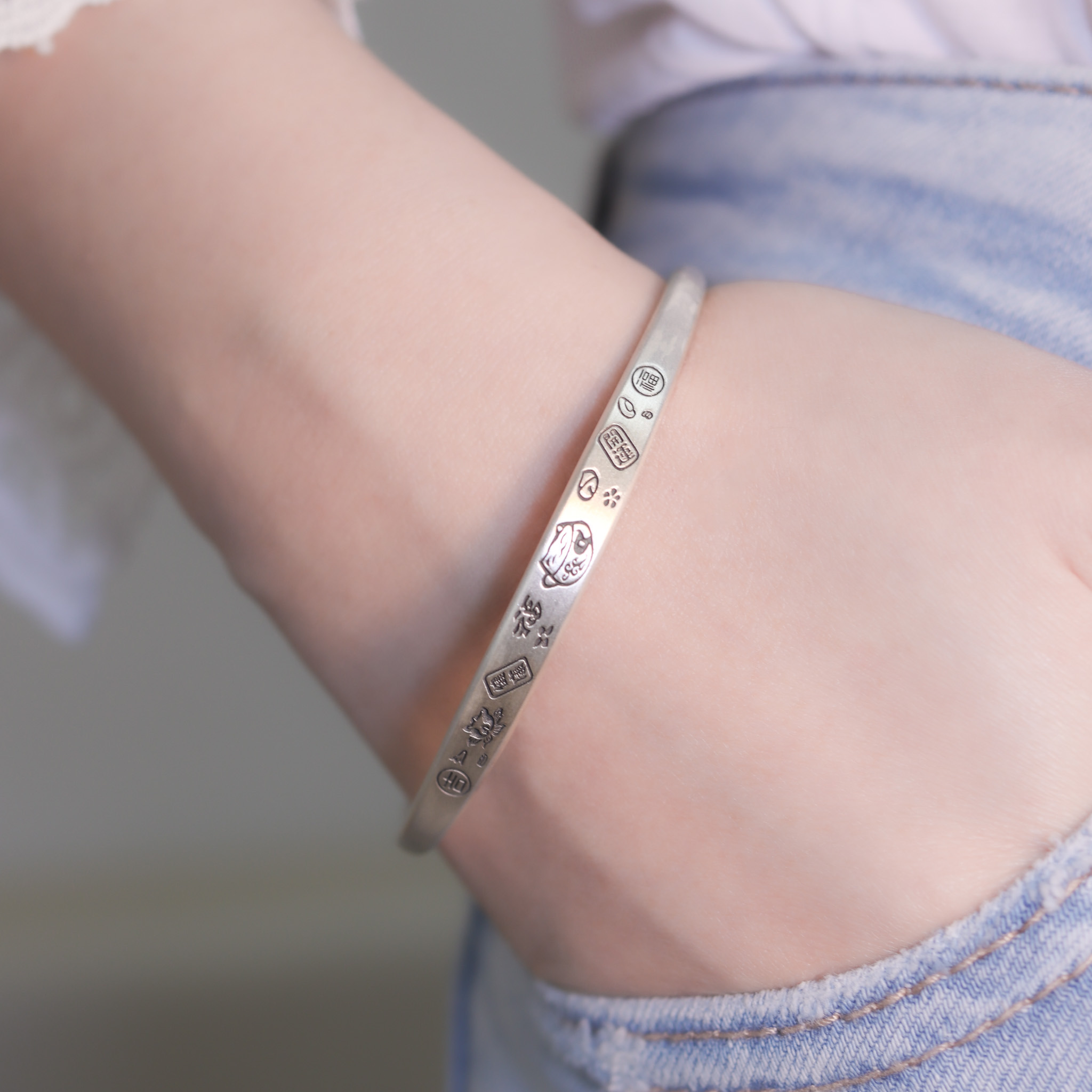 | 999足銀丨招財貓咪手鐲 | BR1297 |