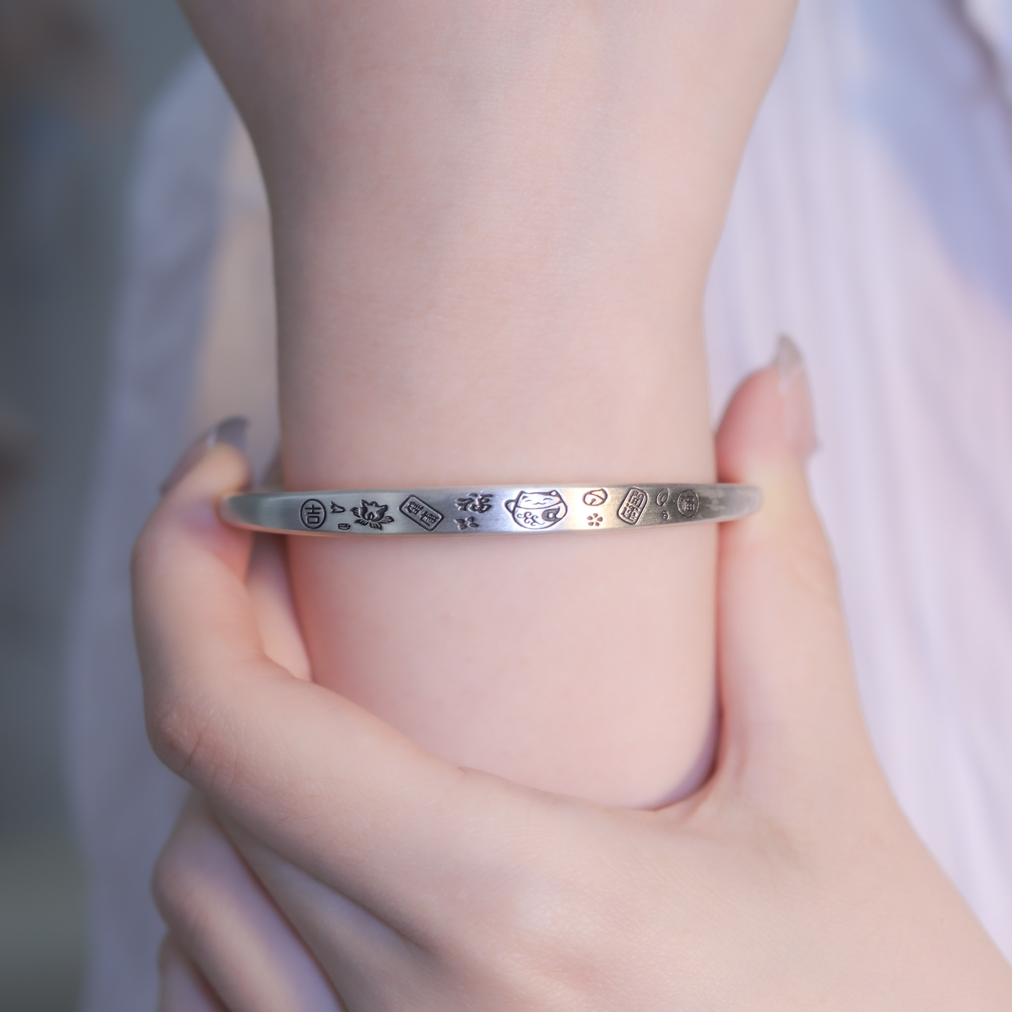 | 999足銀丨招財貓咪手鐲 | BR1297 |