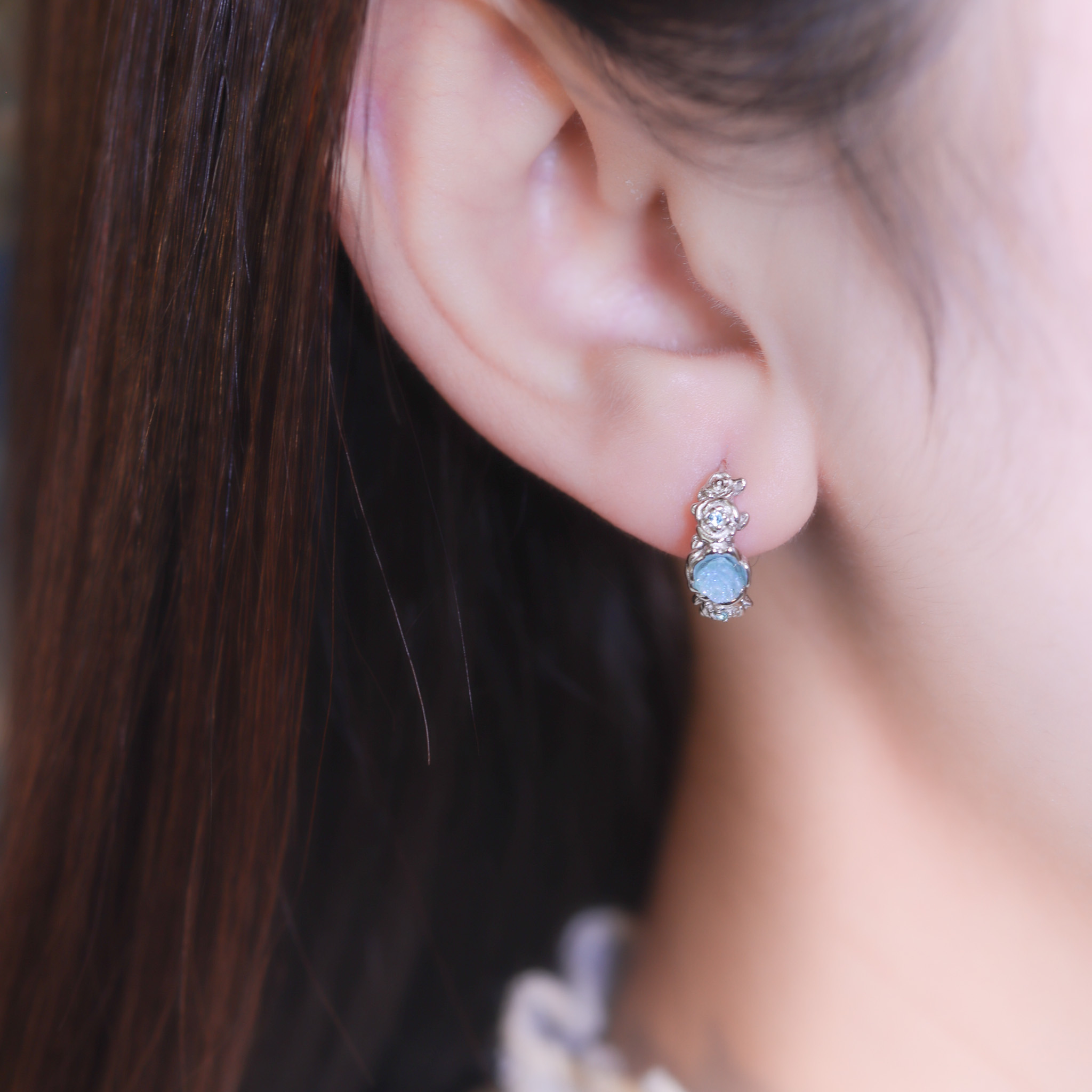 | 925純銀・厚鍍白金 | 漫藍玫瑰夢願耳環 | EA0957 |