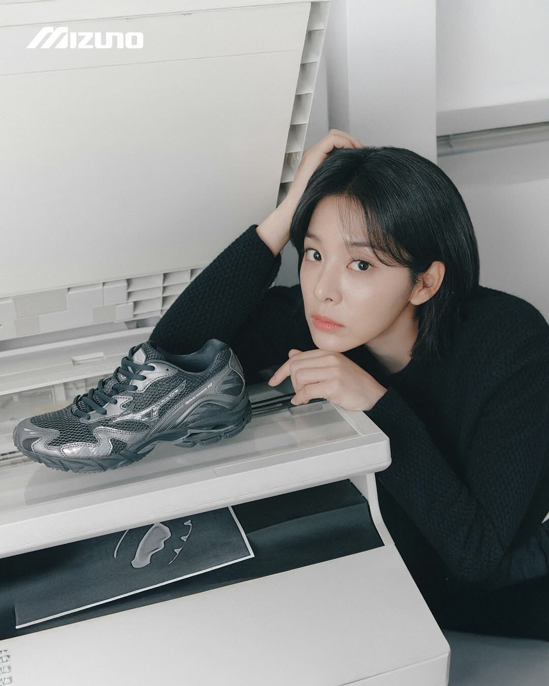 MIZUNO WAVE RIDER 10 液態煙灰銀 金屬銀 波浪片 拼接 復古 男女鞋 D1GA243108 / 預購