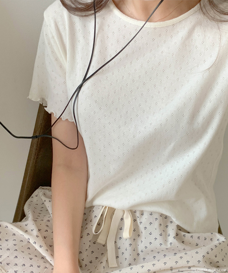 韓國Cherrykoko授權 百搭小雛菊壓紋木耳邊T