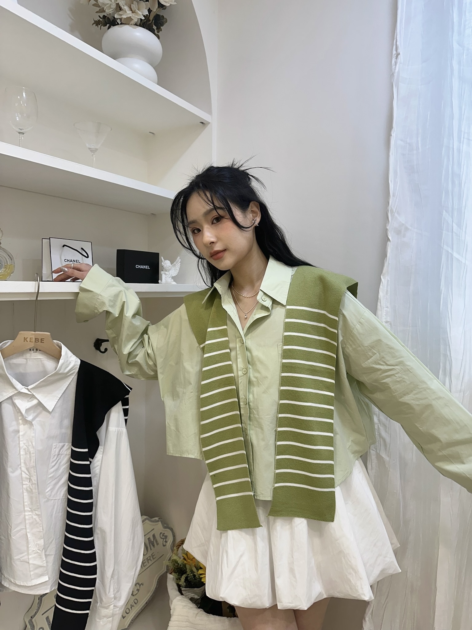 雪糕薄襯衫+條紋披肩套裝