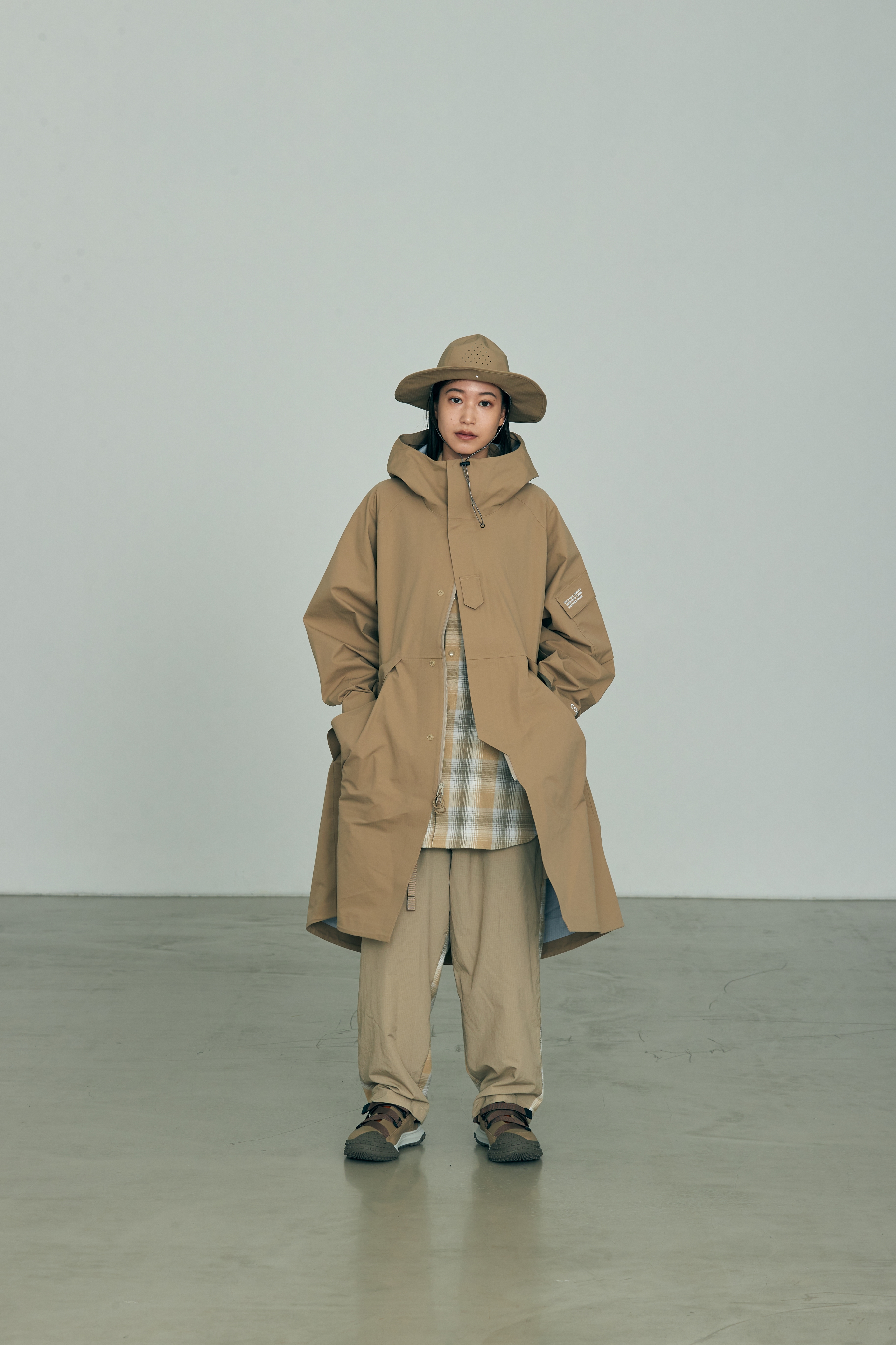 CMF OUTDOOR GARMENT HALF SHORTS CMF2501-P06C BEIGE