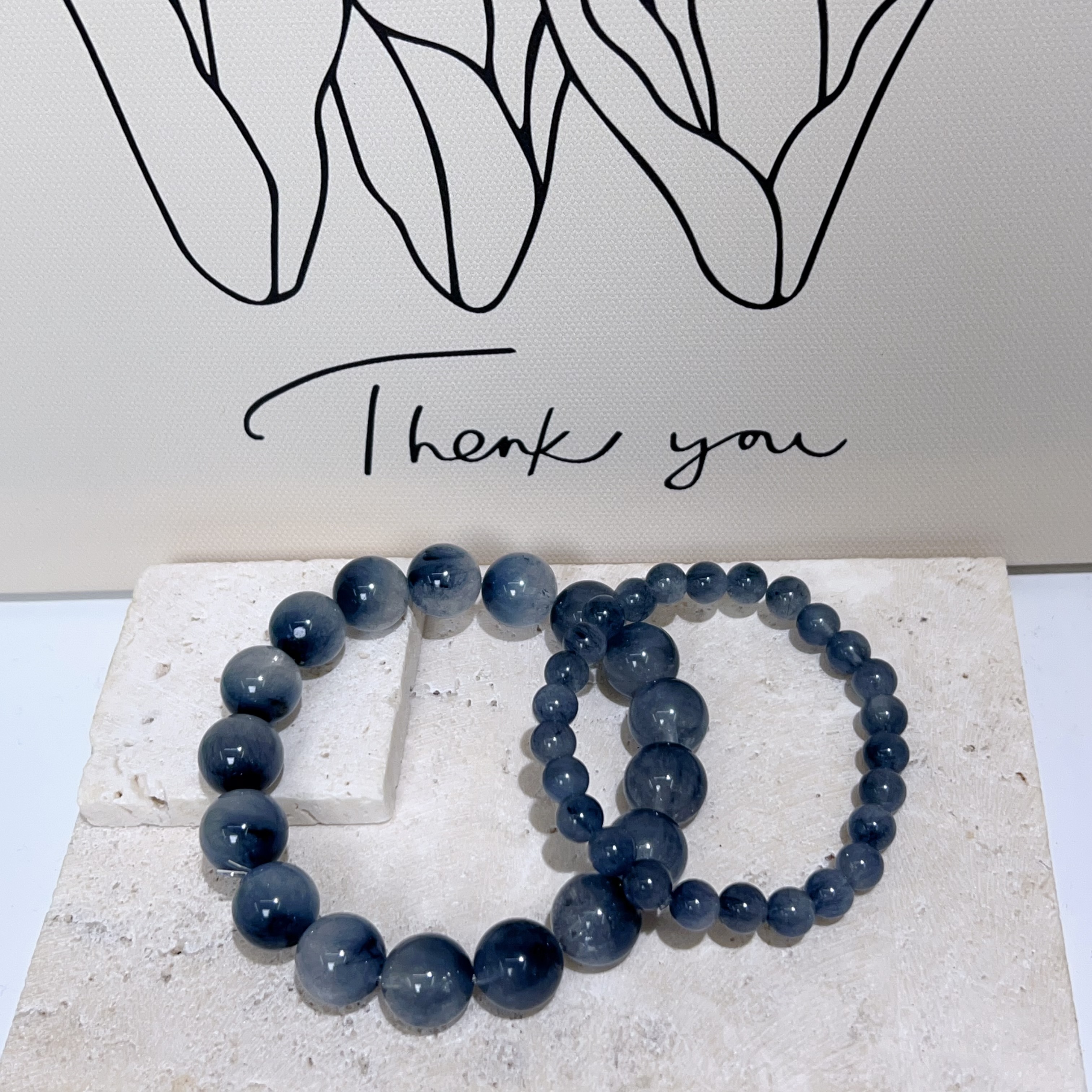 透體鋼絲藍兔毛手串