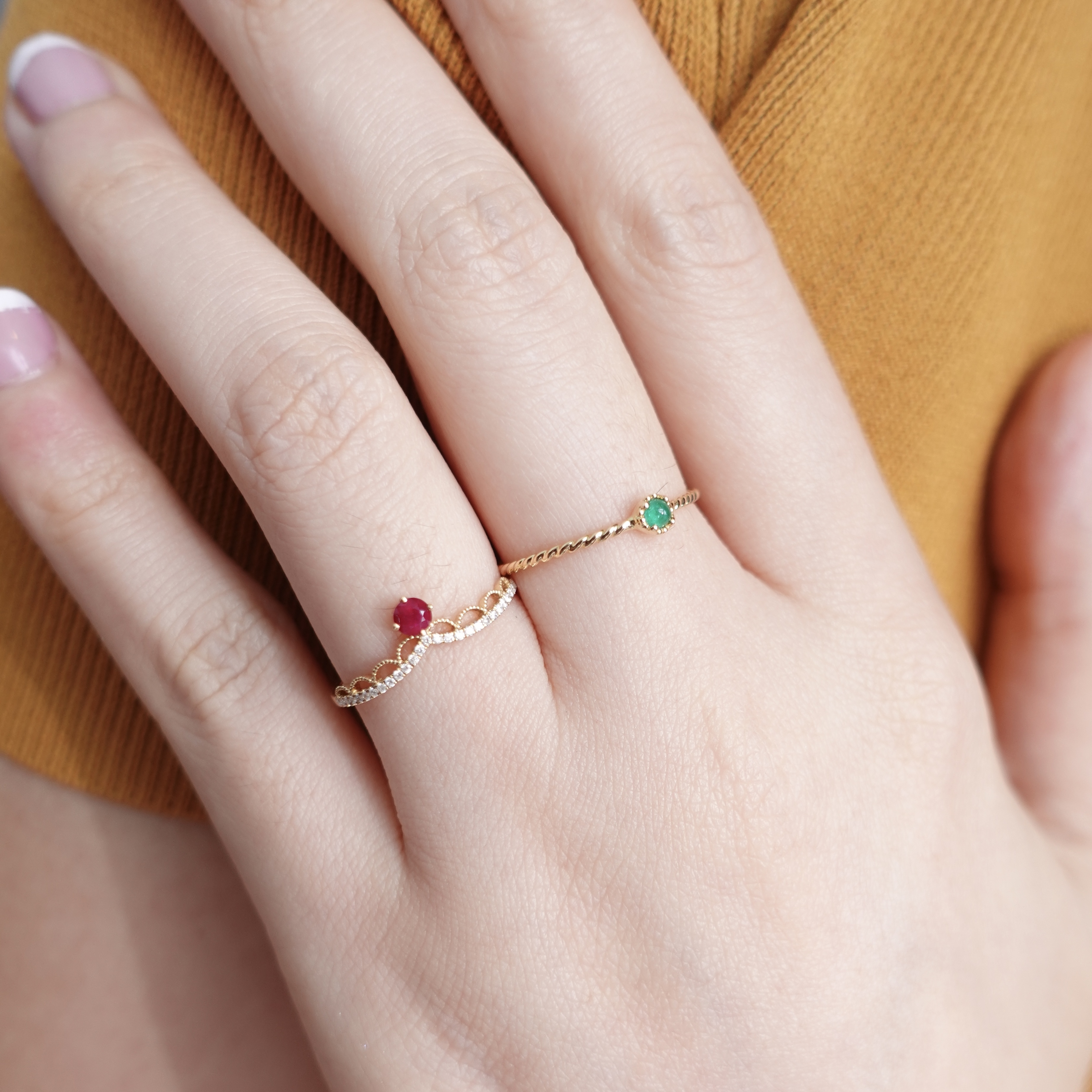 18K金蕾絲鑲鑽紅寶石線戒