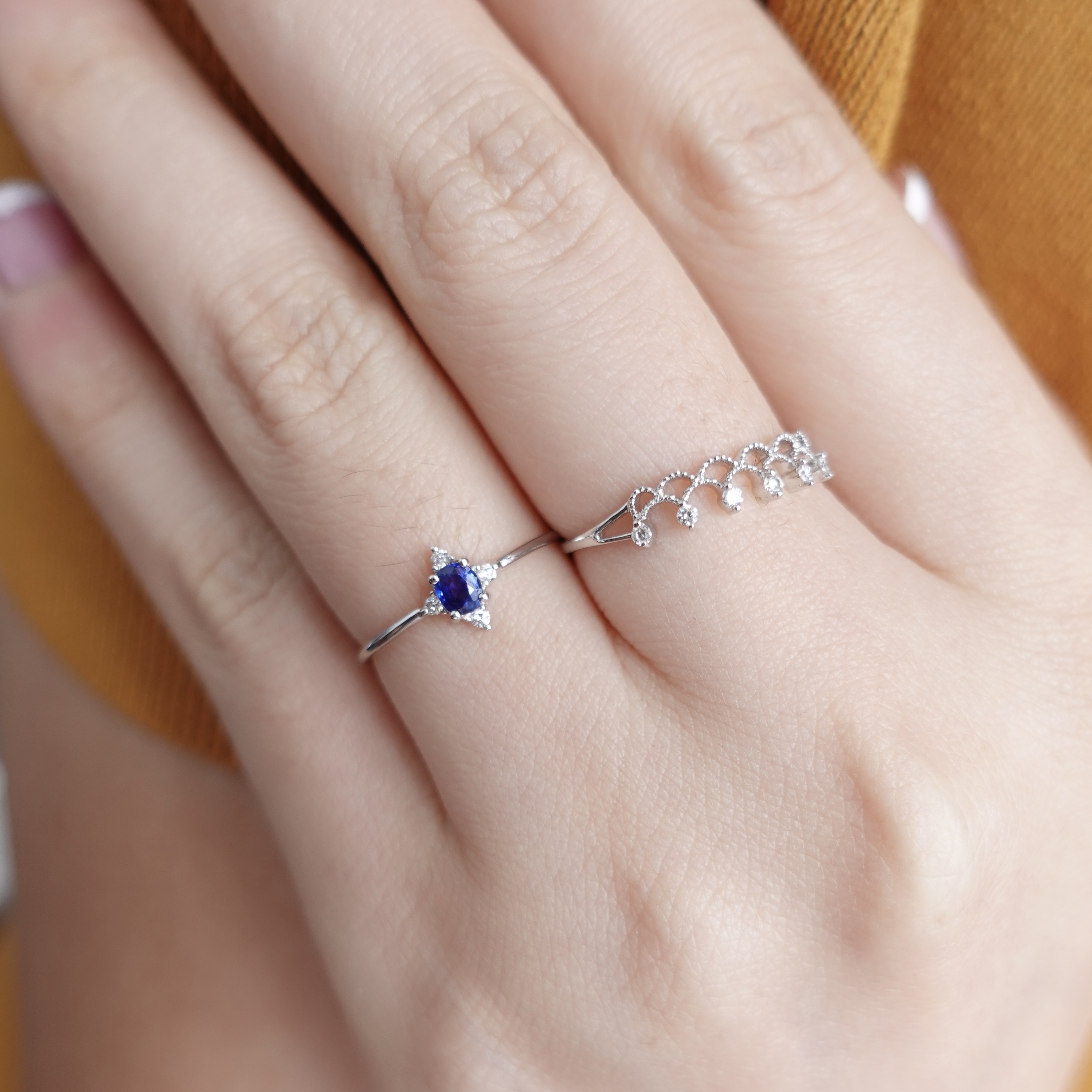 18K金細緻夾鑽藍寶石線戒