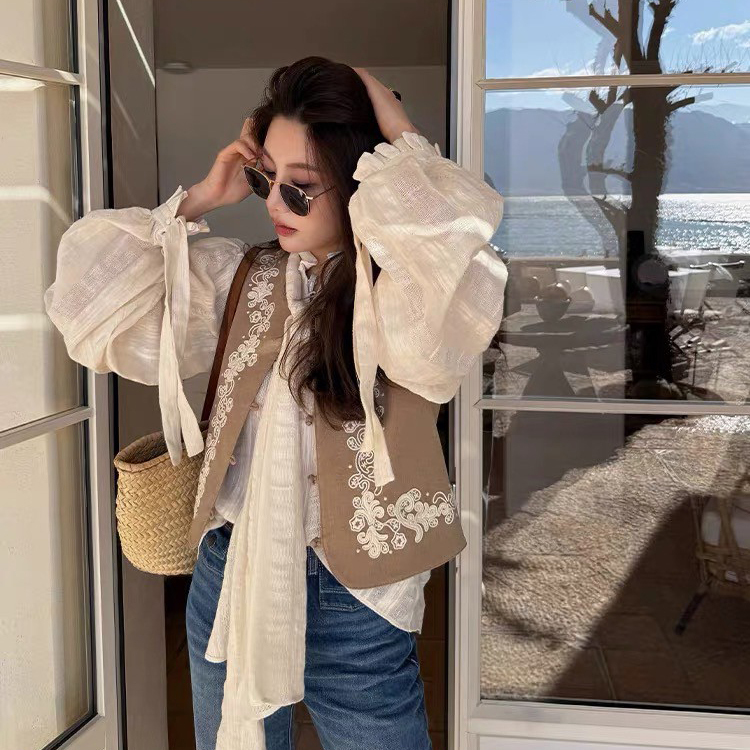 波希米亞奶茶杏圓領背心罩衫S-L (Elegant & Love)