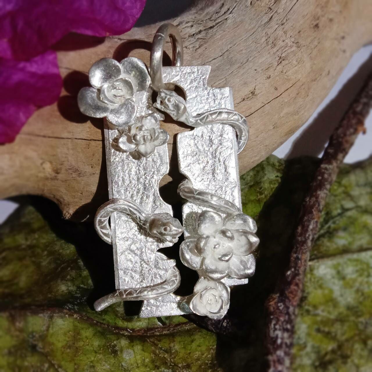 *Black Venom Jewelry- Freedom & Prayer 純銀蛇花刀片吊墜