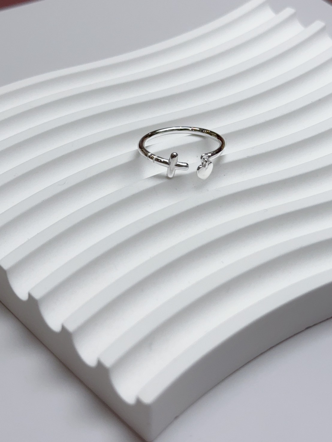 愛與希望|靈動愛心十字純銀戒指