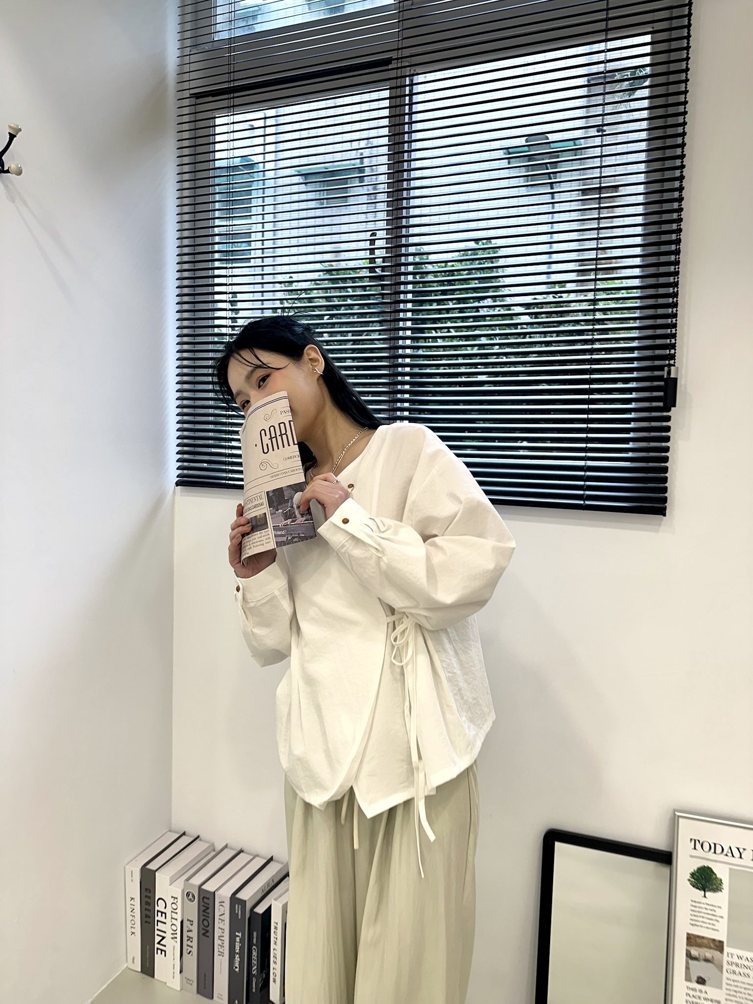 精緻女孩綁帶造型襯衫