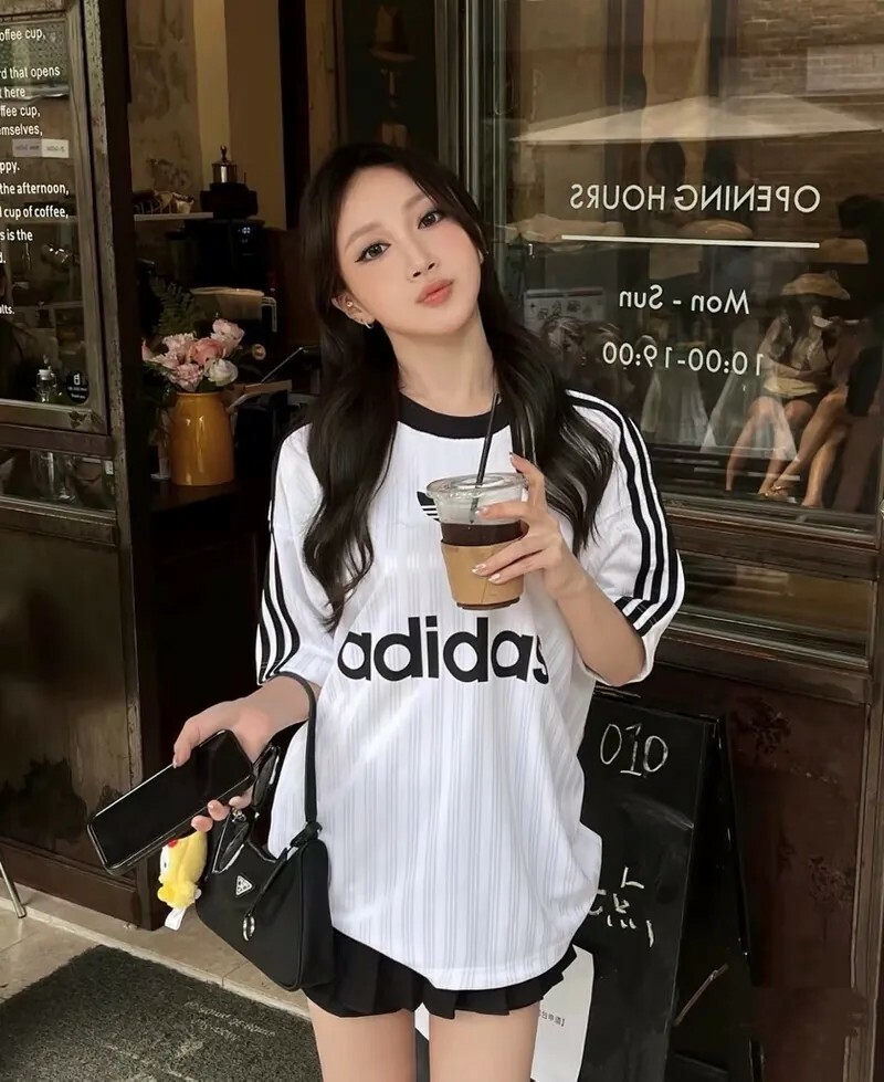 KTQ STORE ‧  Adidas ADICOLOR 短袖上衣 直條球衣 黑色IU2341 白色IM9459