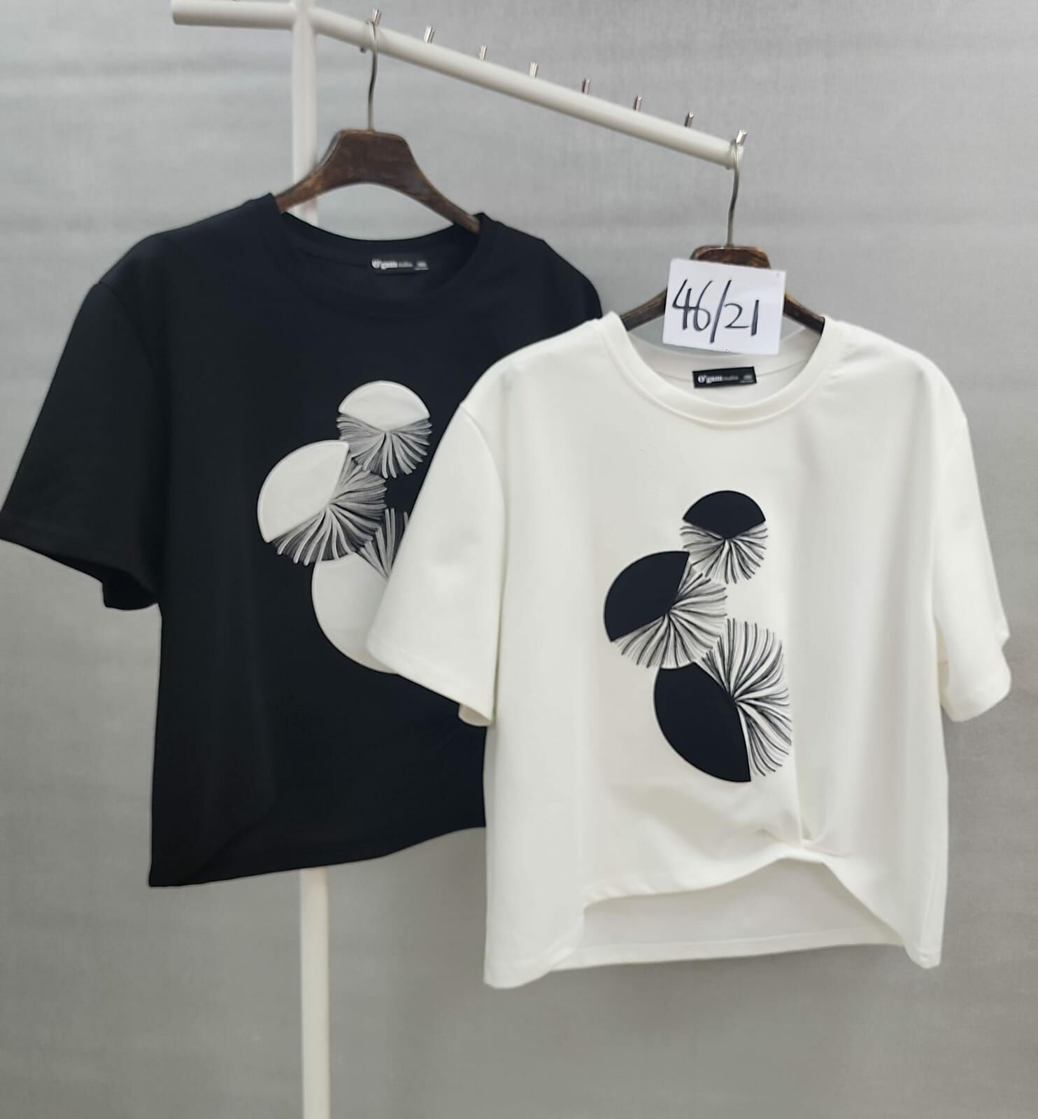 CD1712  黑白圖案拼色tee   胸46 長21