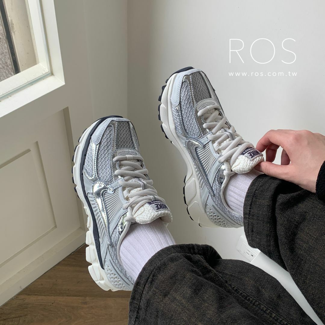 Nike Zoom Vomero 5 淺灰銀勾