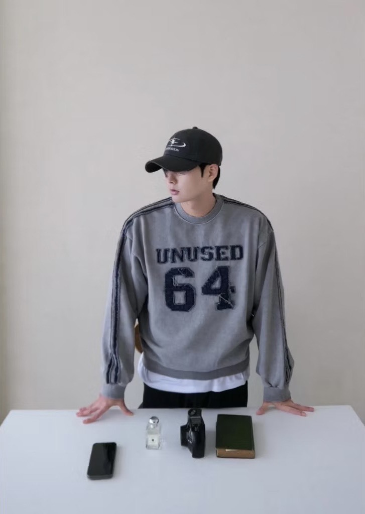 UNUSED 牛仔刺繡長袖衛衣