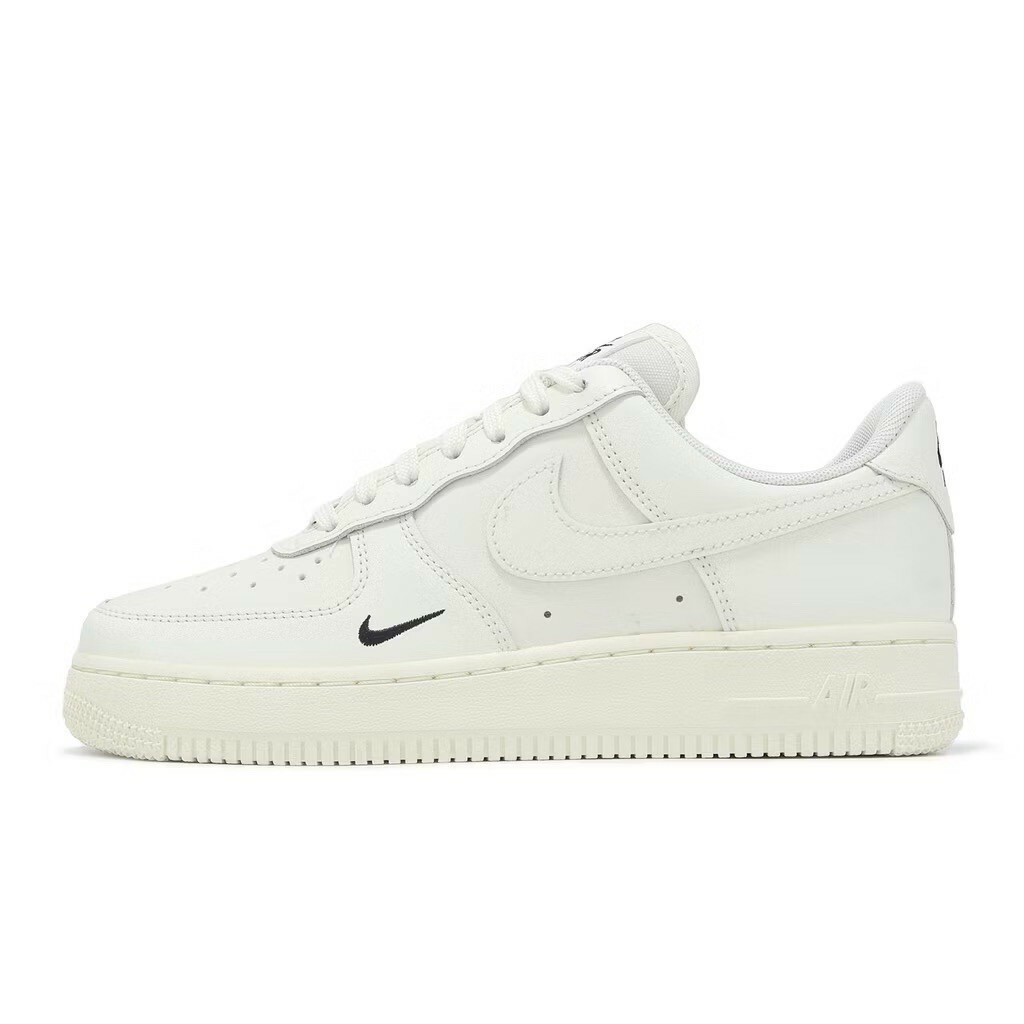 Nike Air Force 1'07 女鞋 米白 黑 小勾 Essential HF1058-133