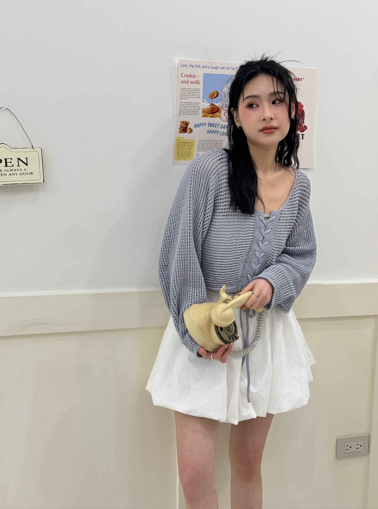 氣質出眾抽繩綁帶短款針織衣