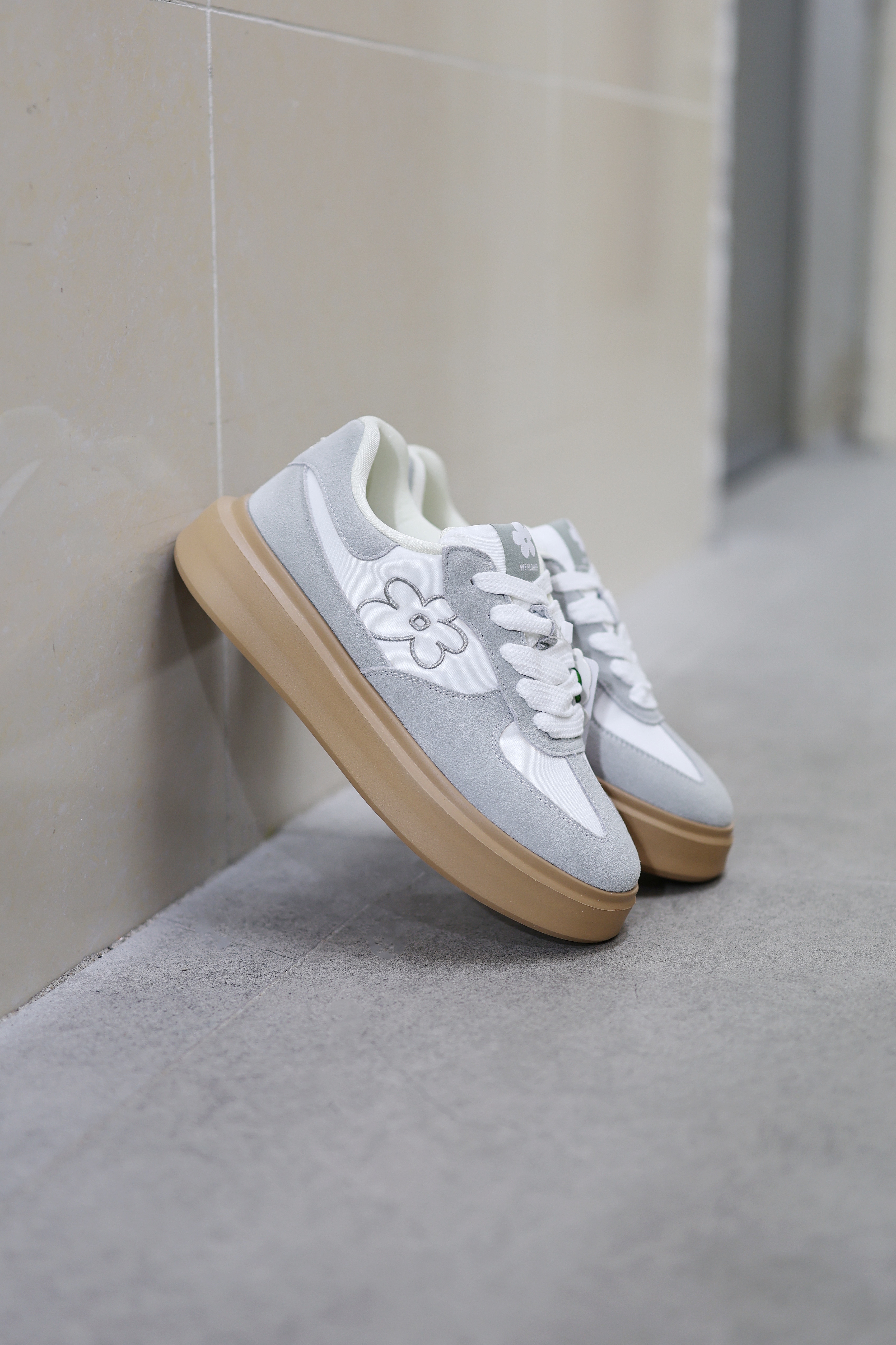 WE FLOWER 聯名小花鞋德訓鞋 GREY 灰色 生膠底 Jay Park同款