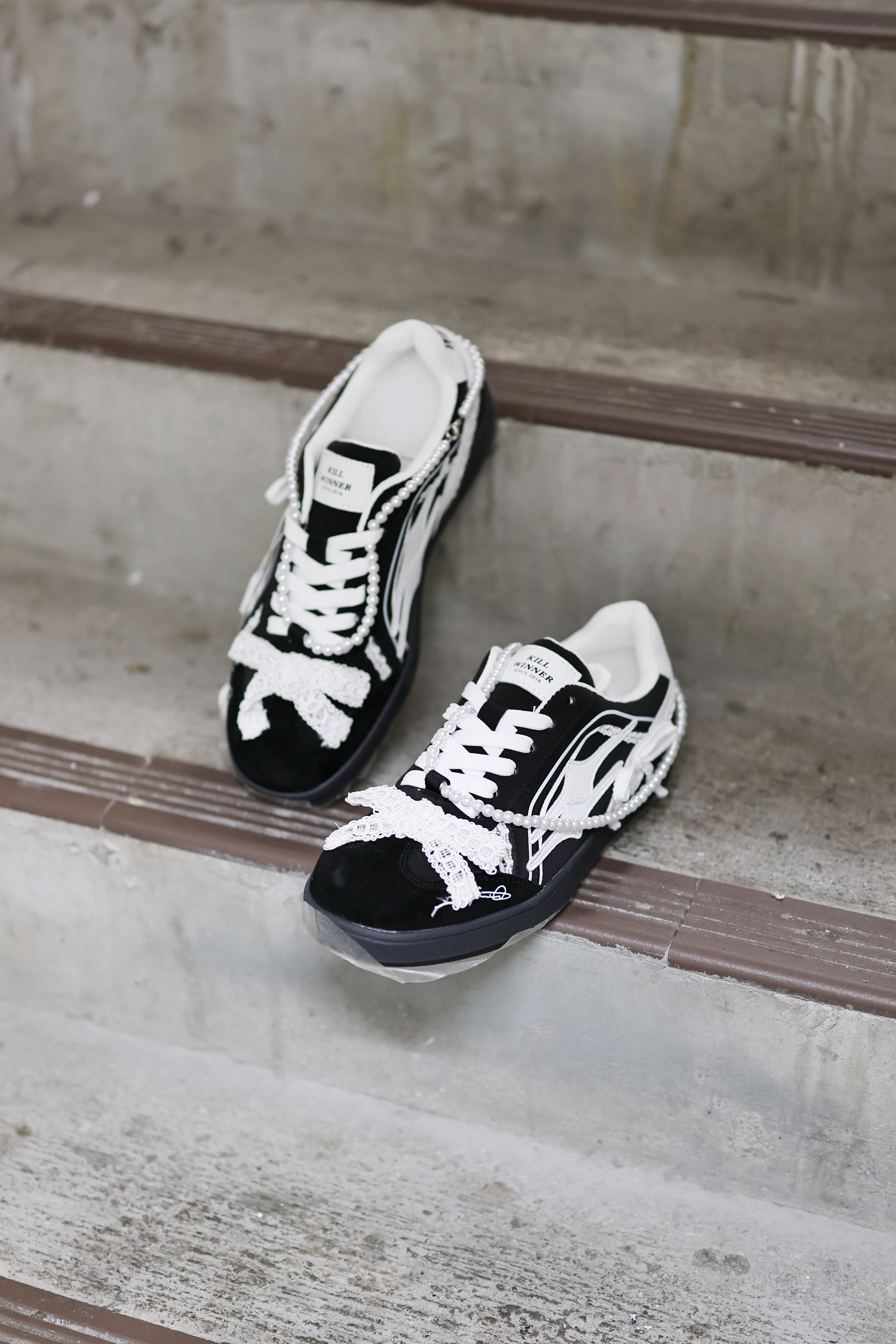 KILLWINNER SHOOTING STAR GREY 張員瑛同款德訓鞋 黑白色蕾絲珍珠