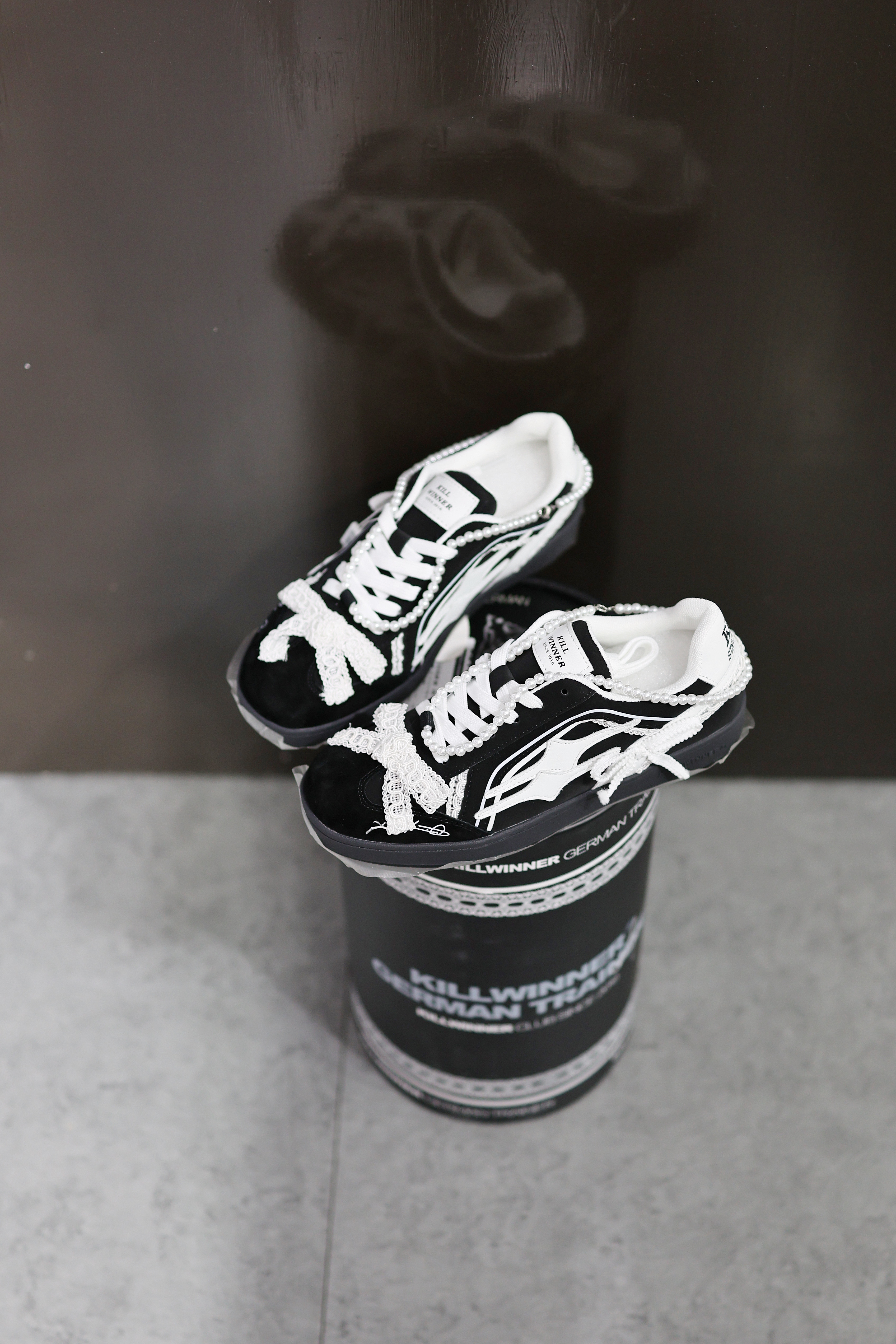 KILLWINNER SHOOTING STAR GREY 張員瑛同款德訓鞋 黑白色蕾絲珍珠