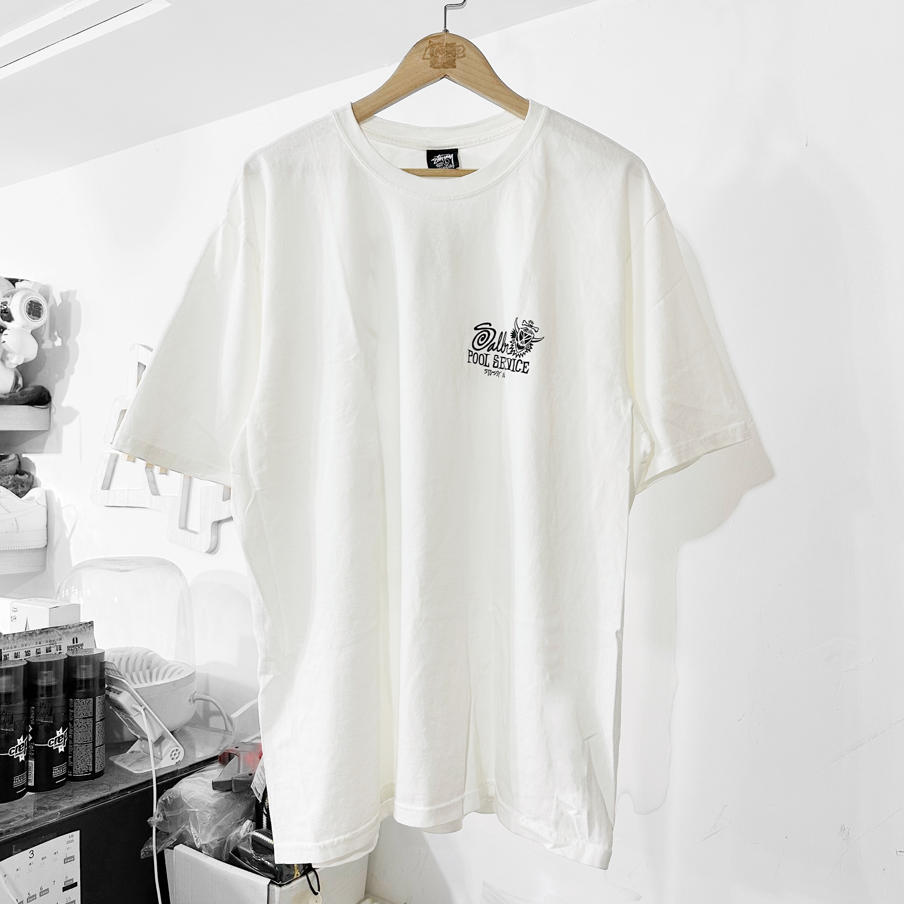 STUSSY POOL SERVICE TEE PIGMENT DYED  NATURAL 米白色