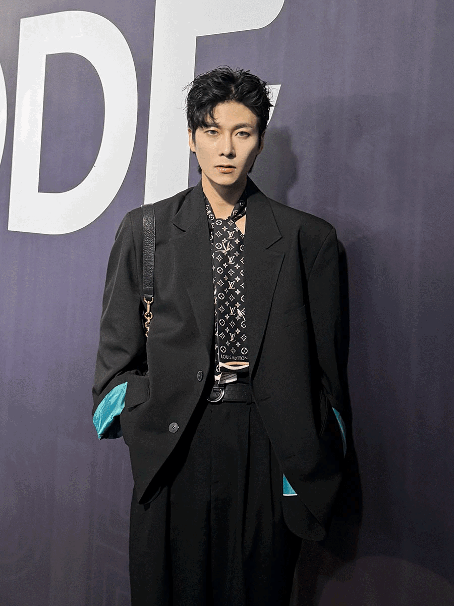 (韓國限時特價)寬鬆兩粒扣西裝外套