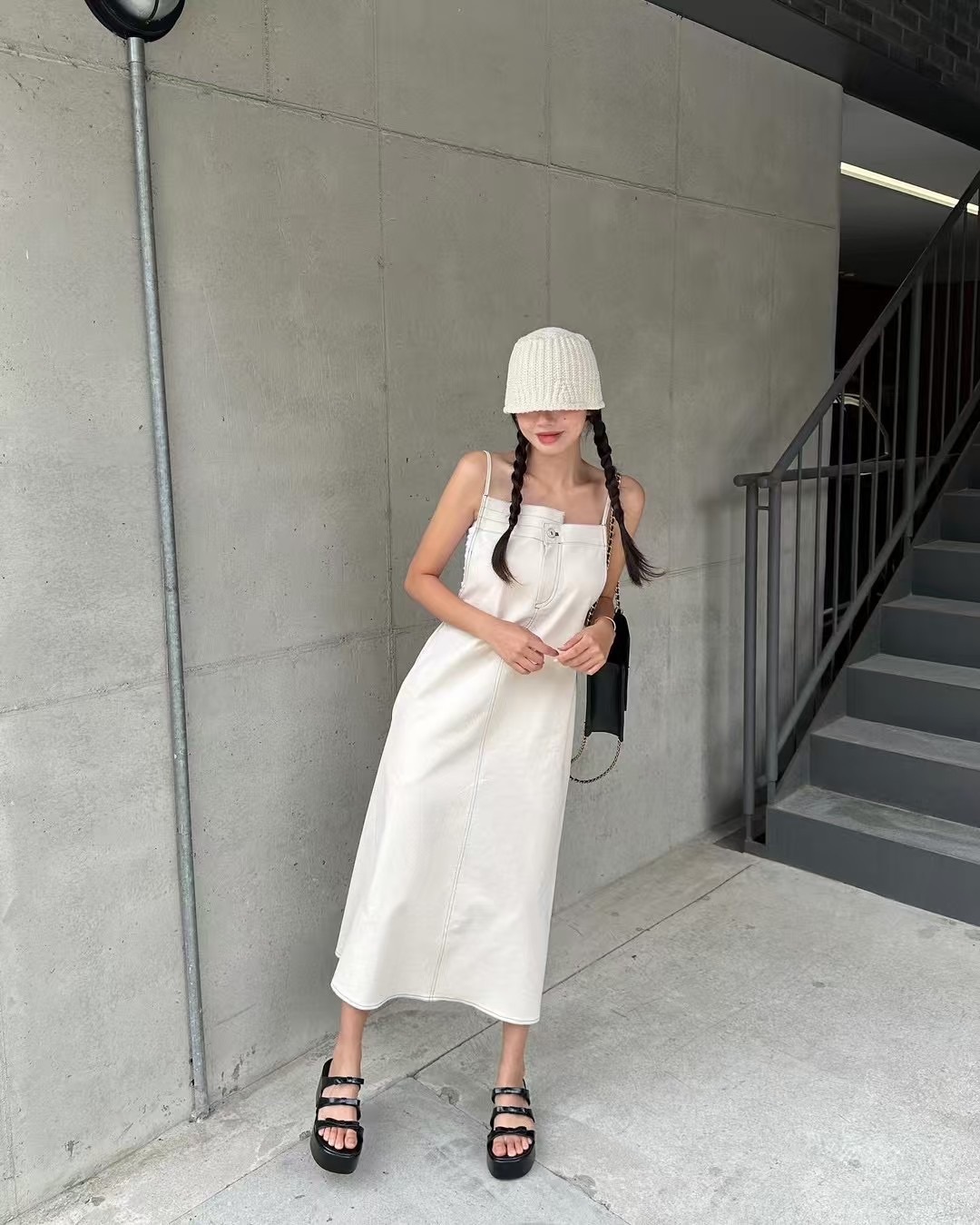 交錯平口吊帶裙