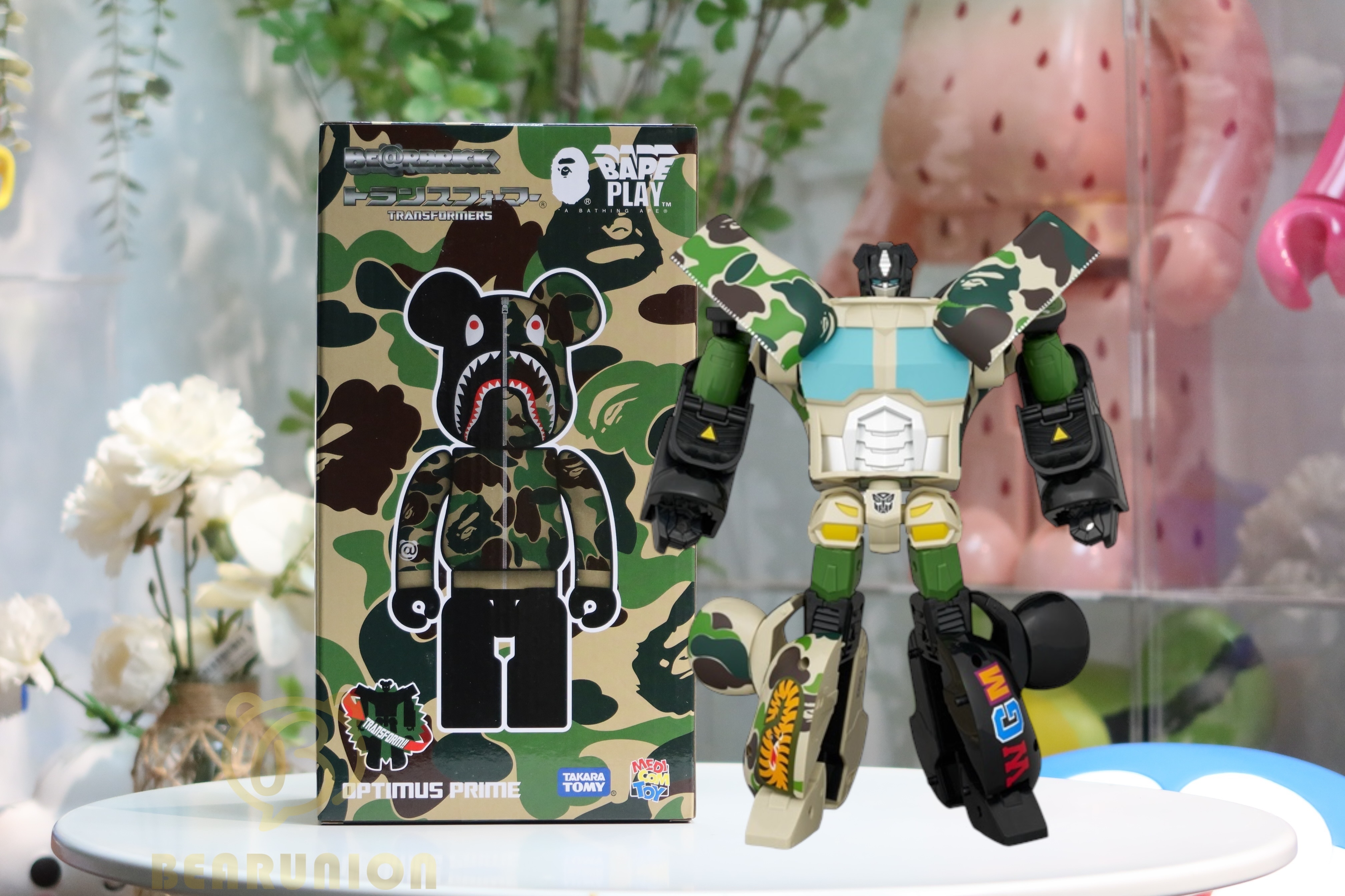 🎏預訂🎏Bearbrick 400%  TRANSFORMERS OPTIMUS PRIME BAPE CAMO SHARK