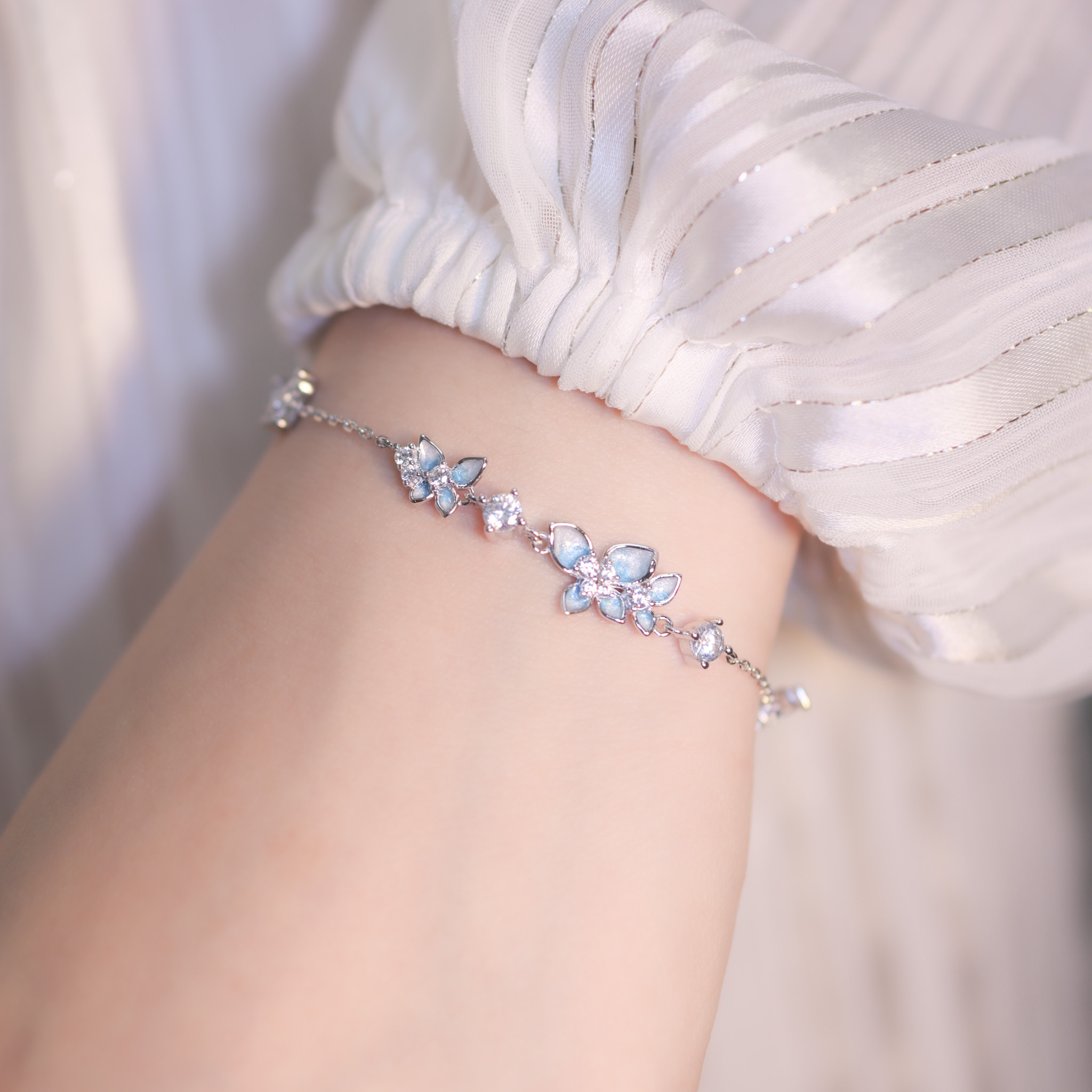 | 925純銀・厚鍍白金 | 漫藍蝶夢之境手鏈 | BR1298 |