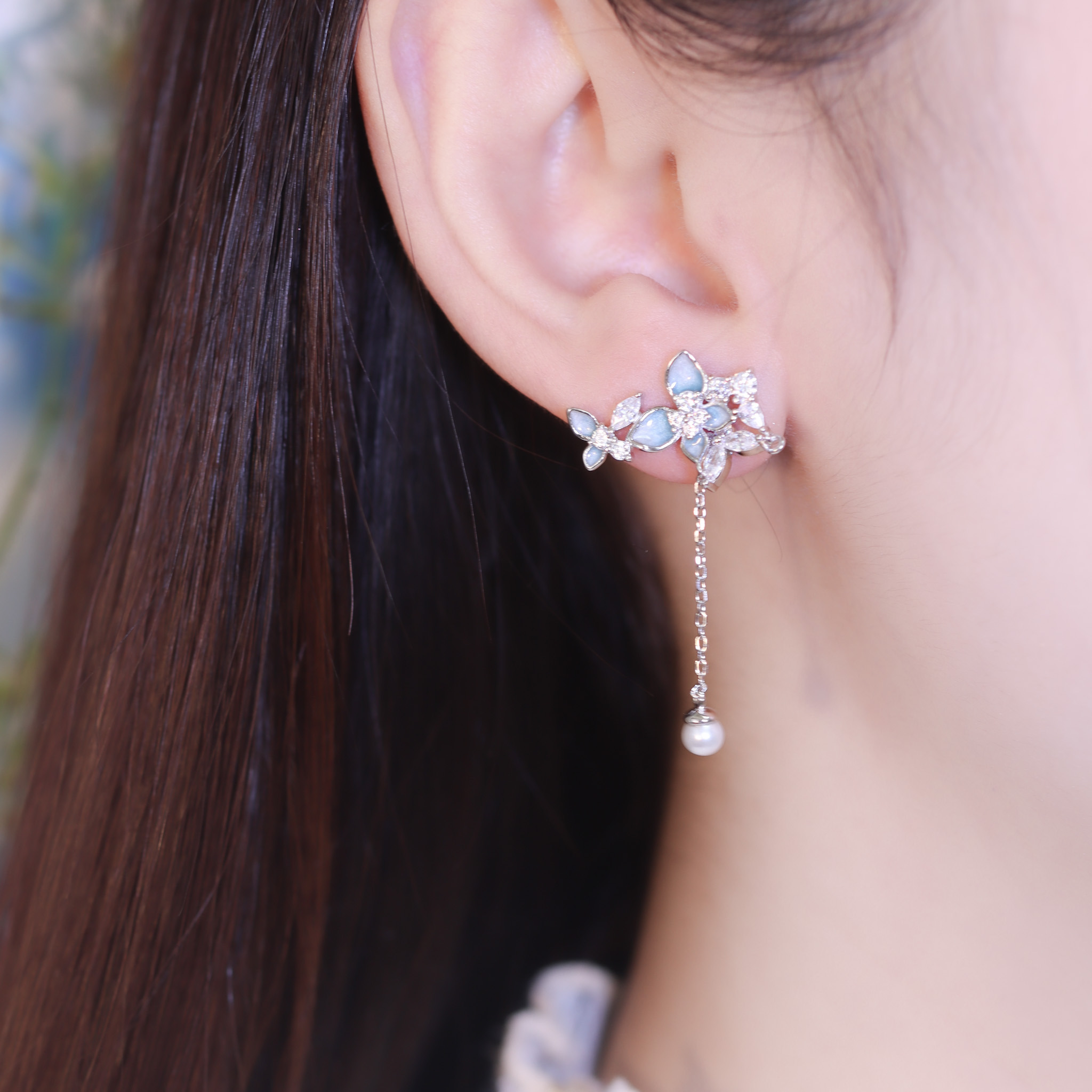 | 925純銀・厚鍍白金 | 漫藍蝶夢之境耳環 | EA0954 |