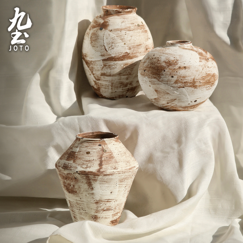 陶器　小壺 小壺・鉄中赤 - ショップ FUTAMONO-YA 茶碗・ボウル - Pinkoi