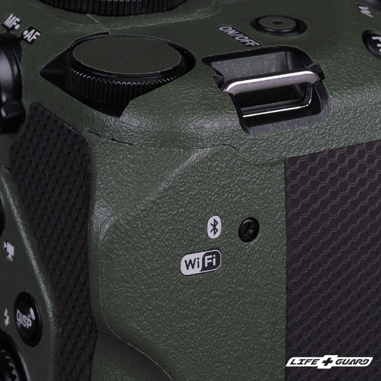 砂紋綠貼膜質感特寫，LIFE+GUARD 設計風格