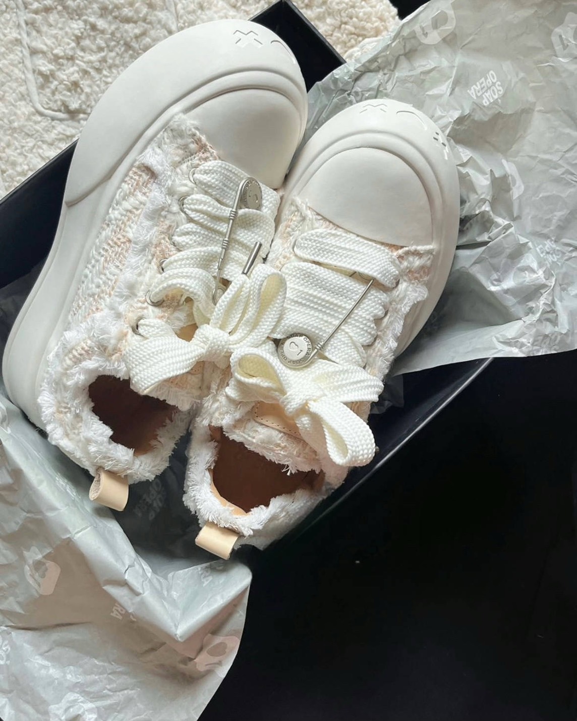 【現貨】<明星同款>SOAP OPERA 大頭鞋 解構 開口笑 不修邊 厚底 小香風 增高5cm 奶油粉