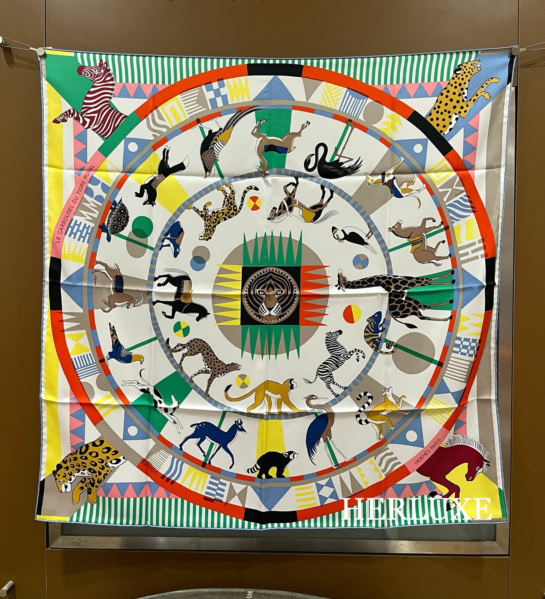 Le carrousel du tigre royal blanc / vert / multicolore scarf 100%soie 90x90cm