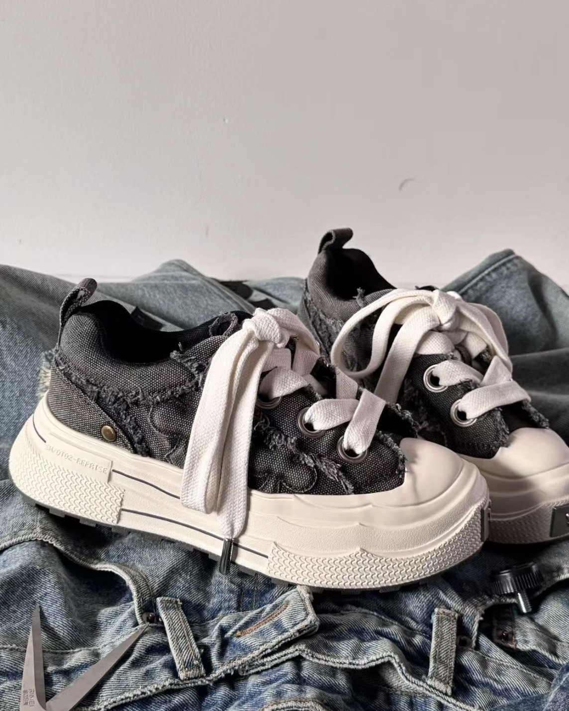 【現貨】Shoot Brand 復古 解構 梅花 厚底 不修邊 水洗 增高 板鞋 牛仔深灰