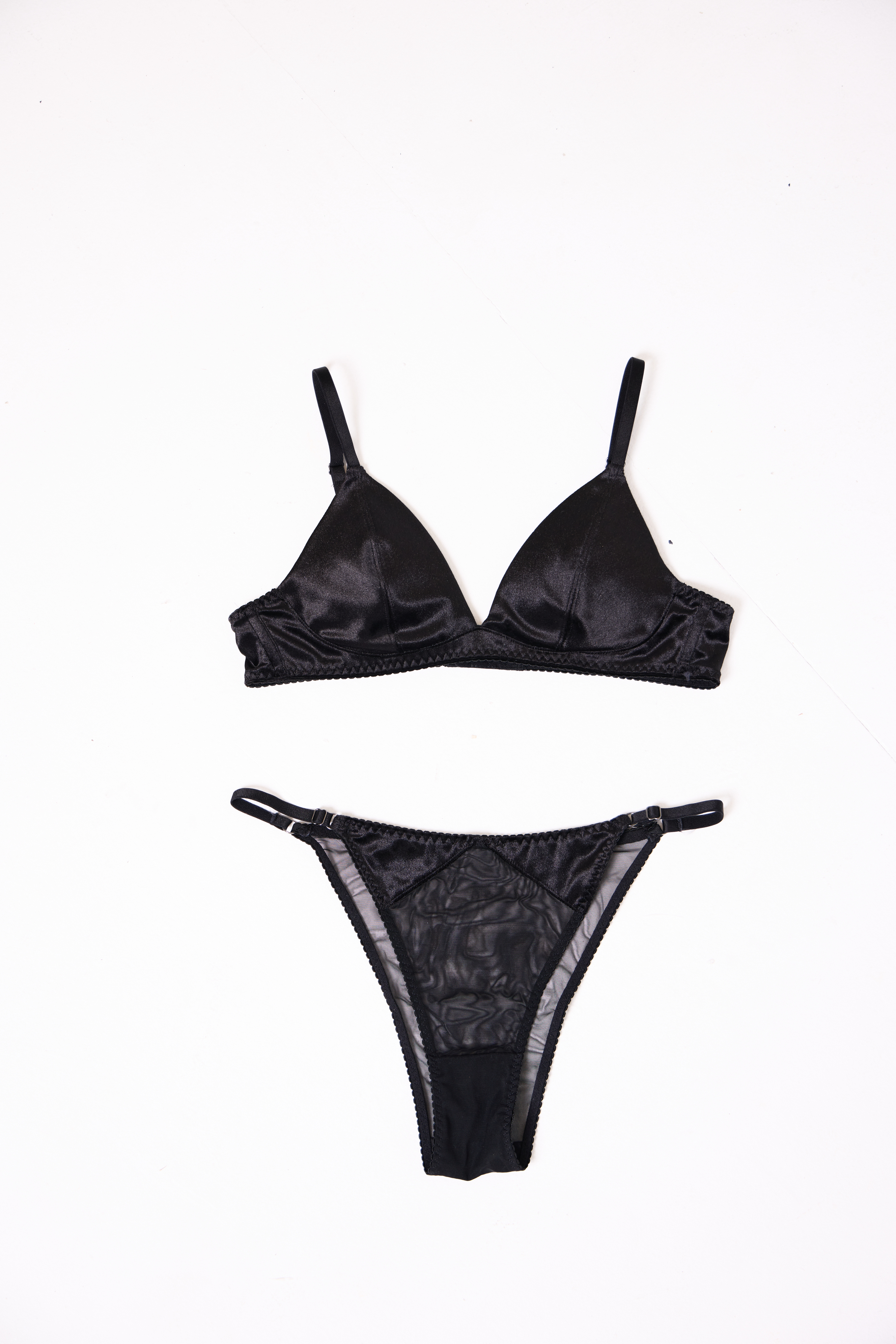 精品奢華 黑絲絨女神內衣組-含內褲