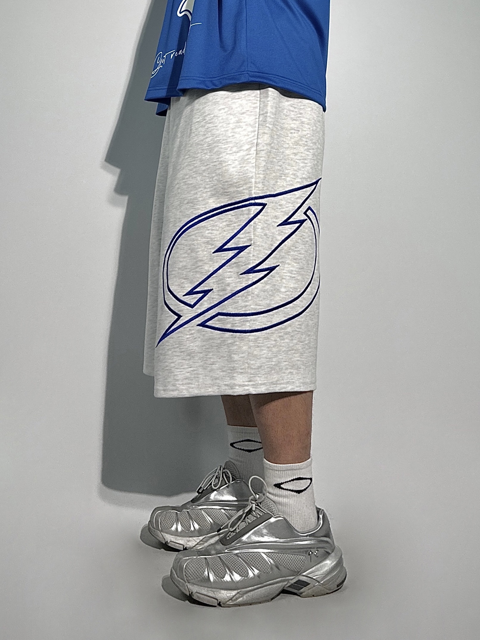 雷霆刺繡百慕達褲