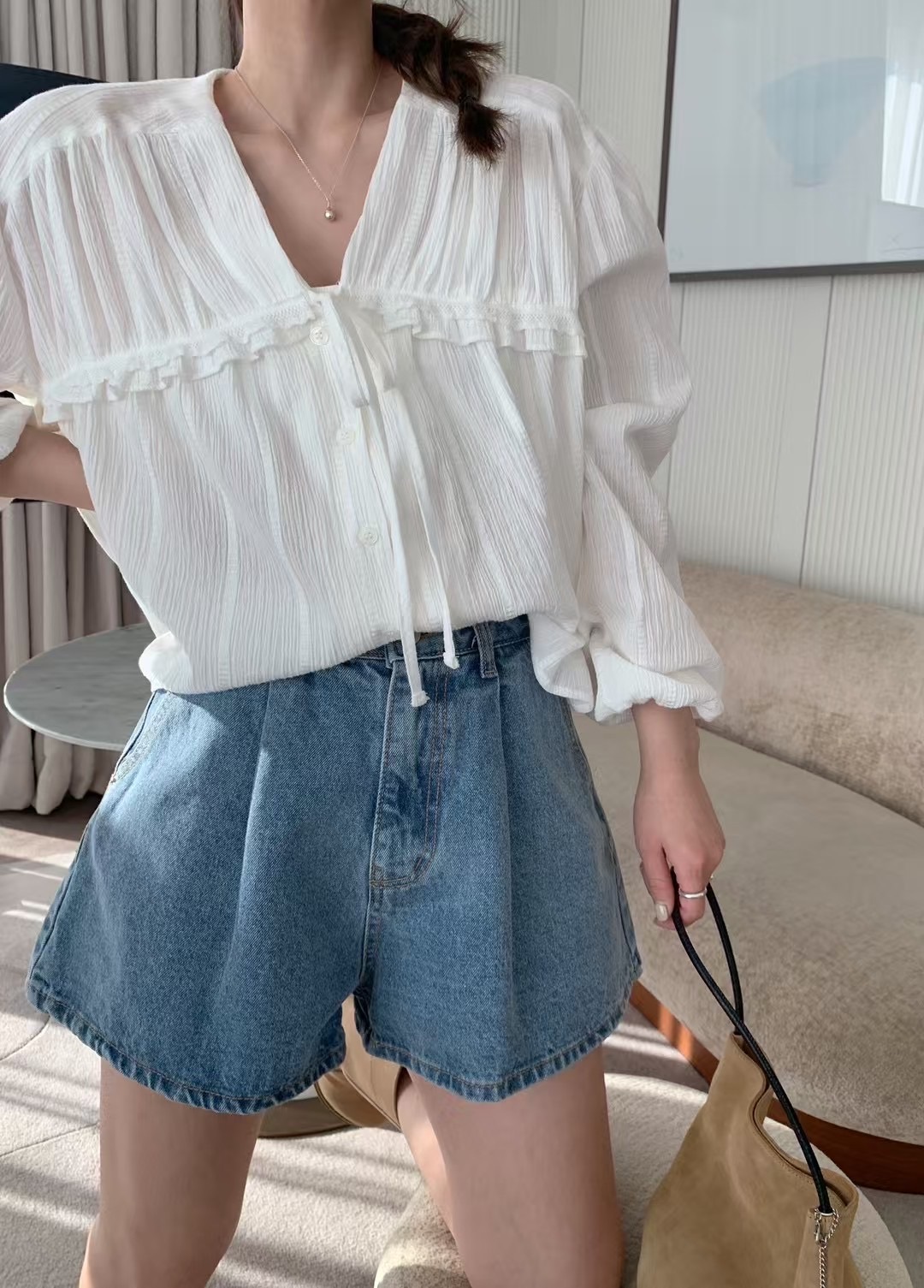 Basic A shape pleated denim shorts