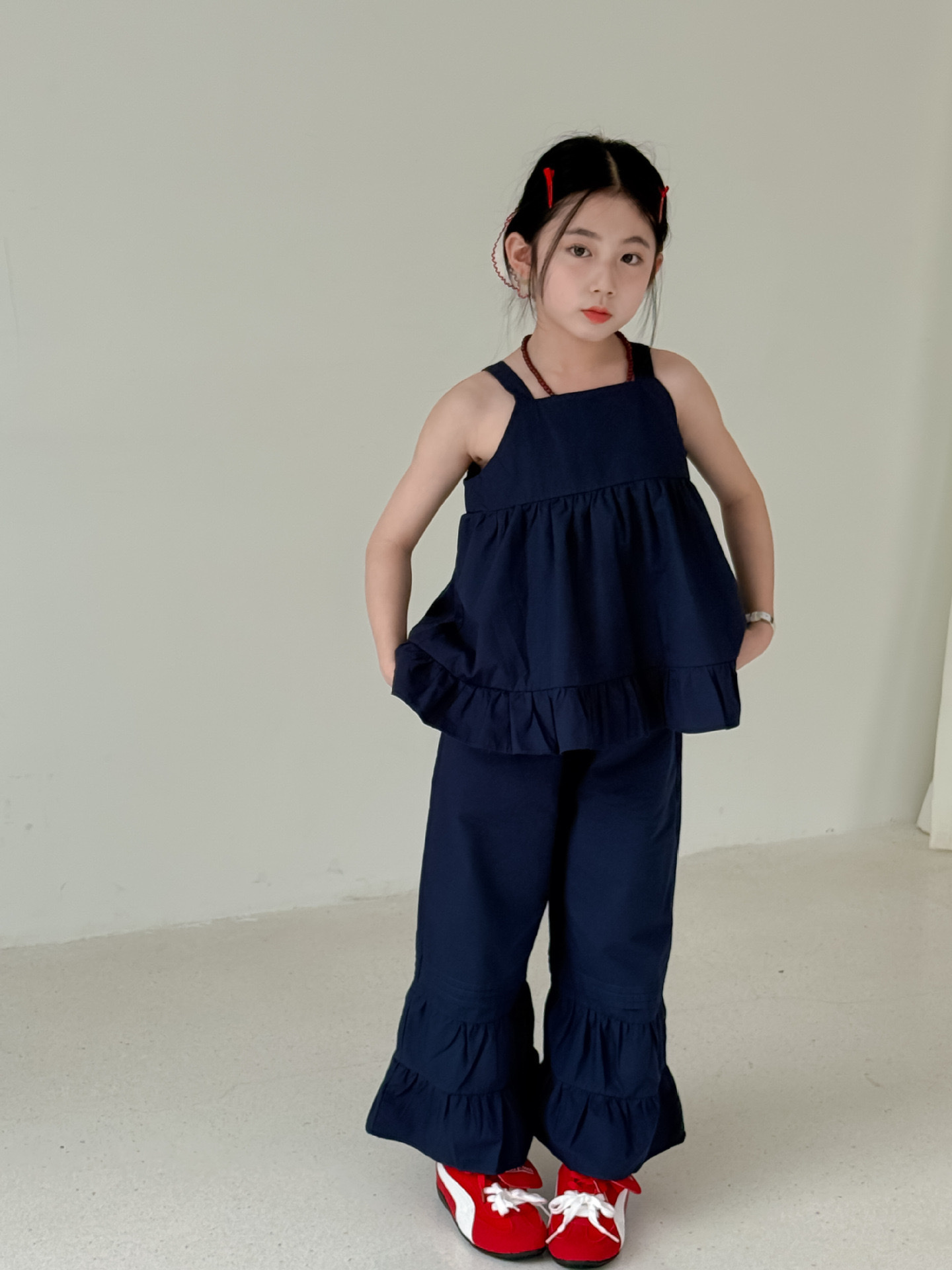 藏青色棉布吊帶喇叭褲套裝