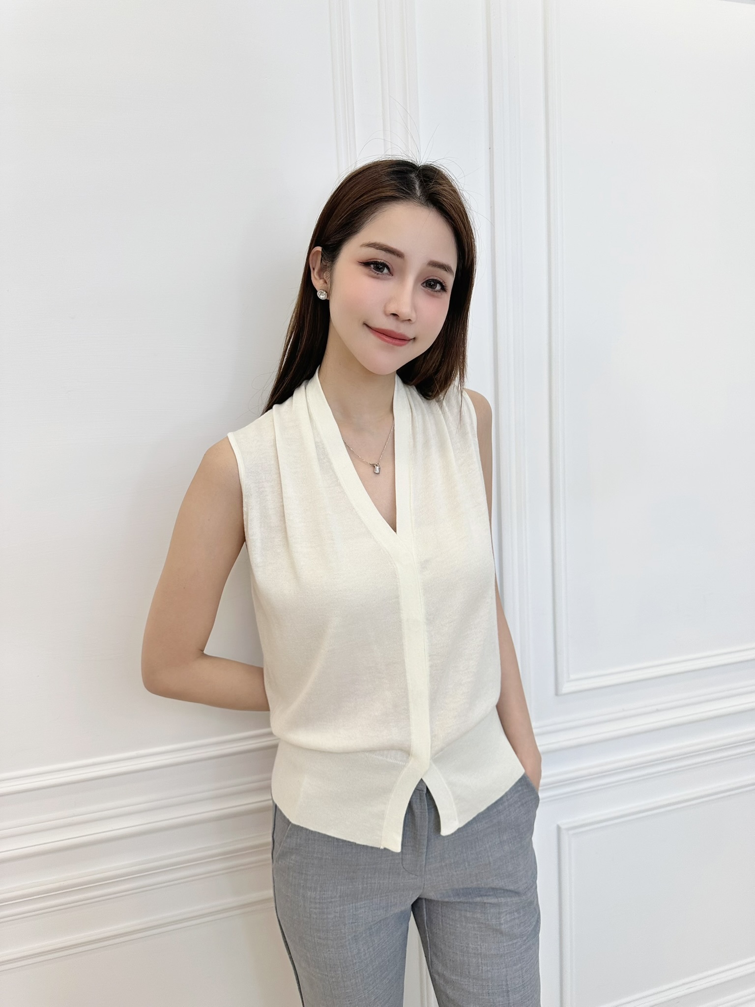 肩抓摺V領針織背心