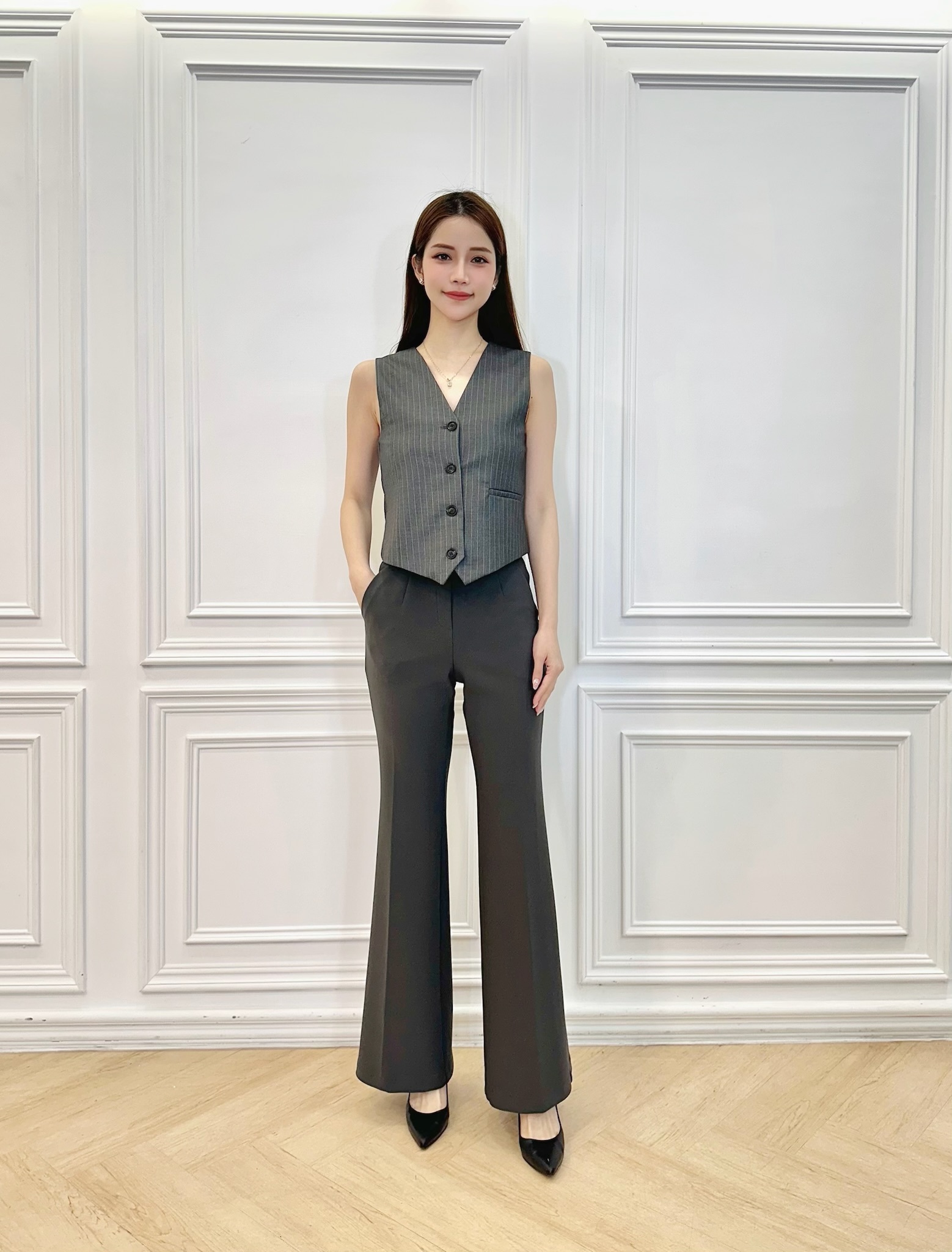 氣勢俐落直條紋背心