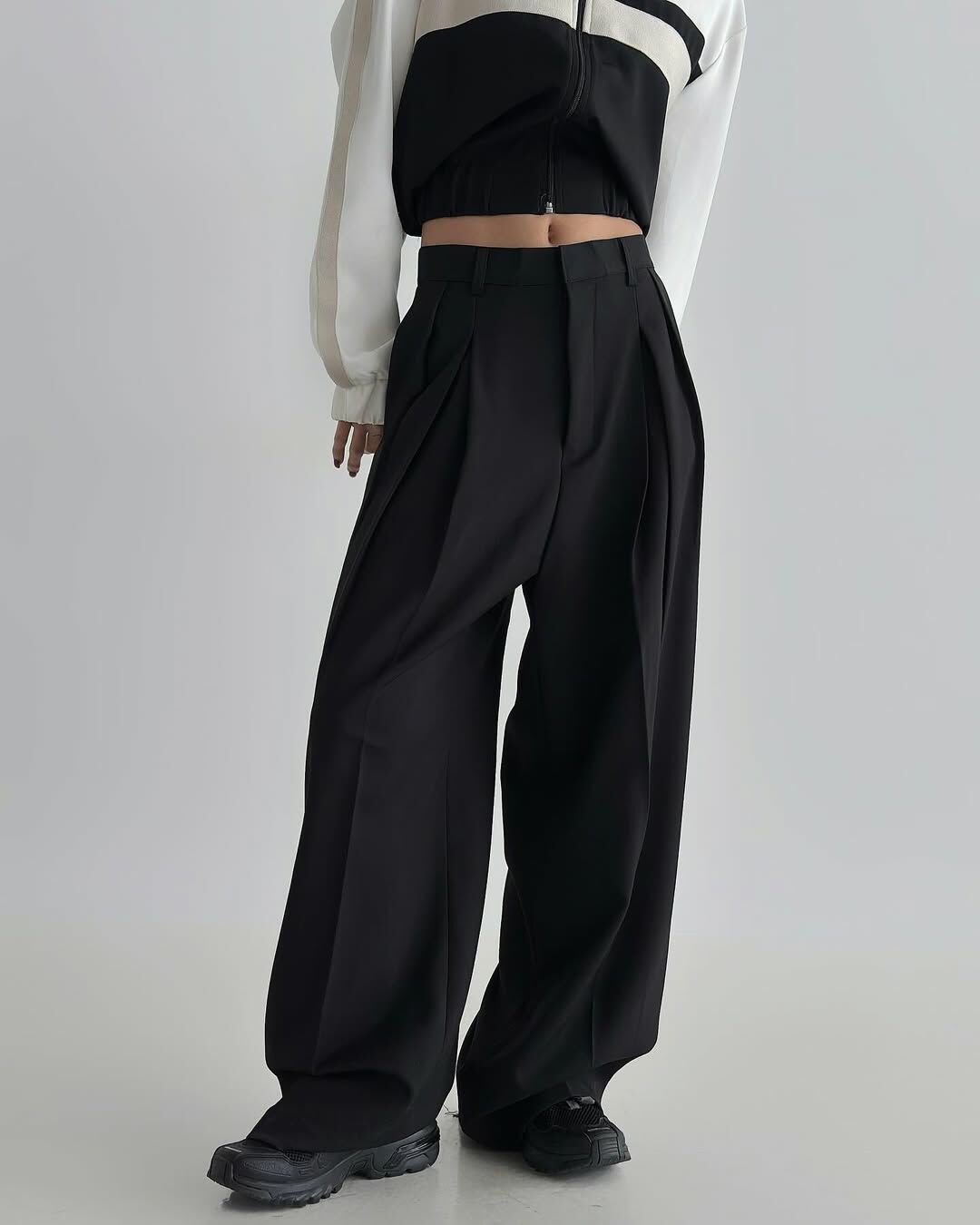 Crease Pintuck褶皺寬鬆西裝褲