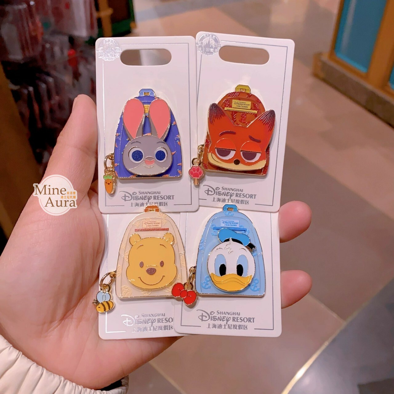 小熊維尼 Winnie the Pooh 後背包 造型 徽章 PIN -上海迪士尼樂園