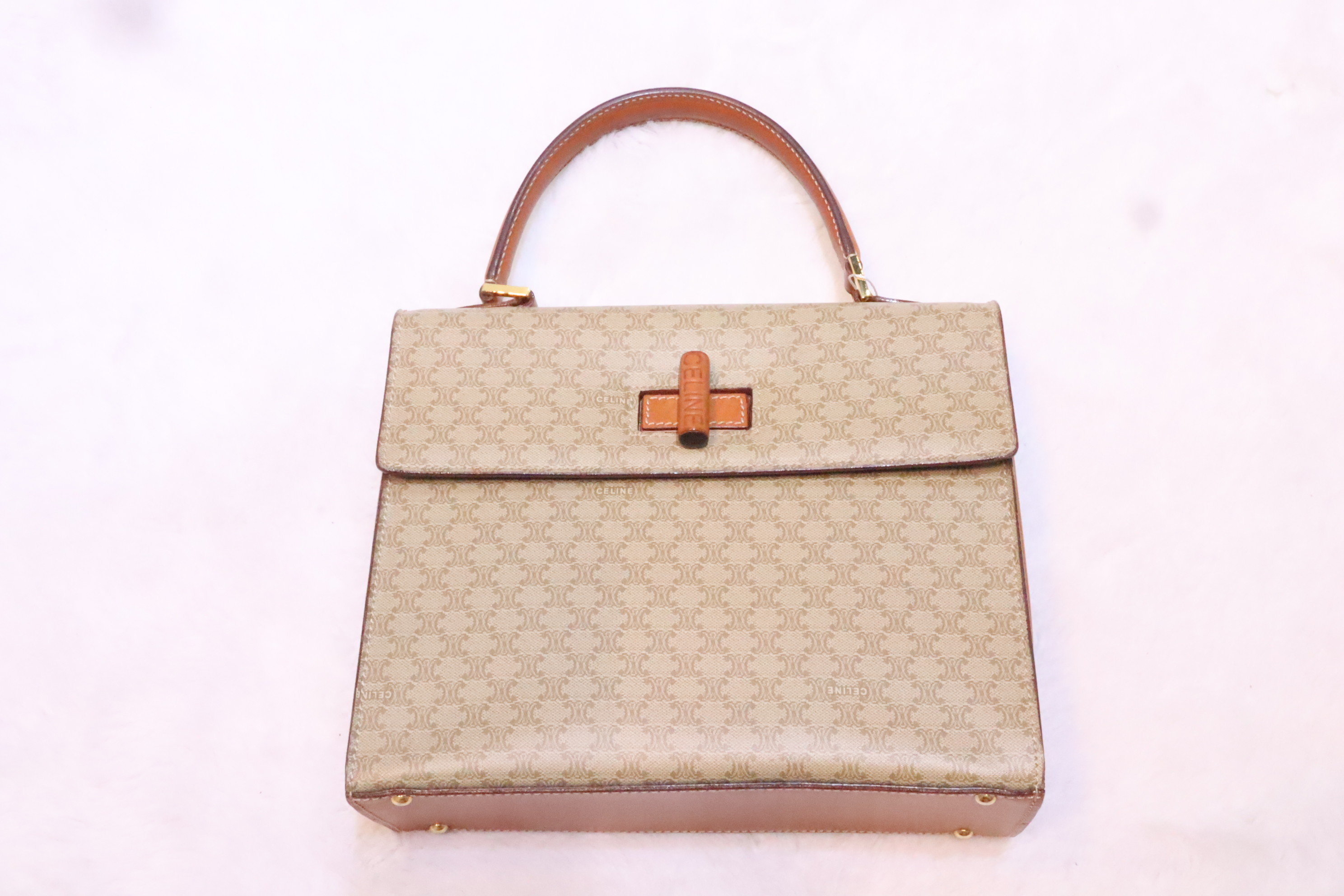Celine 杏色手拿包🤎