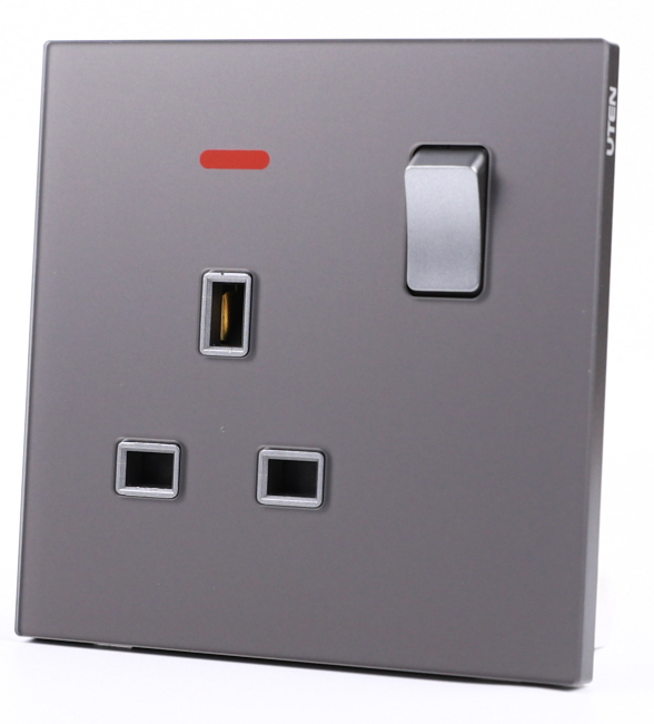 UTEN 6M膚感 13A單位連保護門有掣插座連LED指示燈