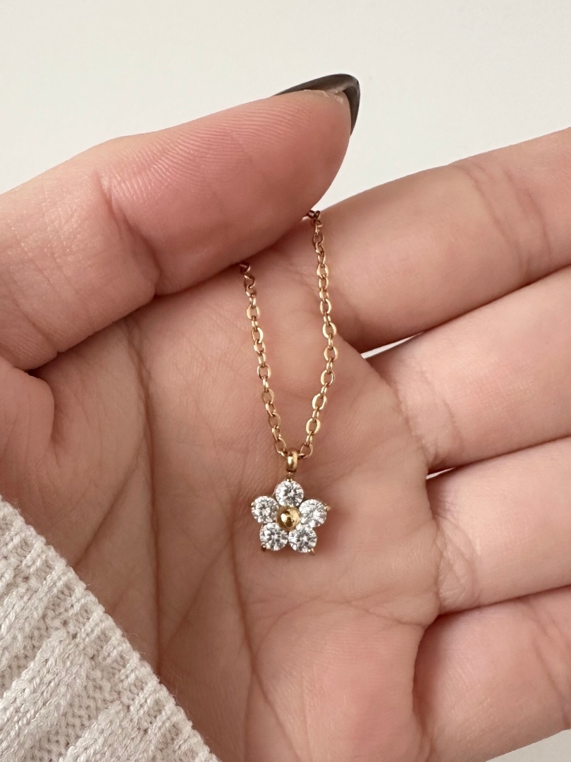 SS shiny flower necklace