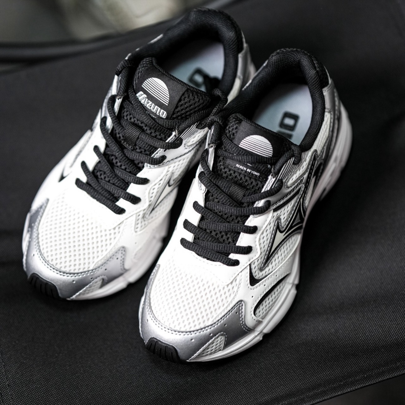 MIZUNO SPEED 2K 白銀黑復古潮流運動鞋跑步美津濃D1GH222909