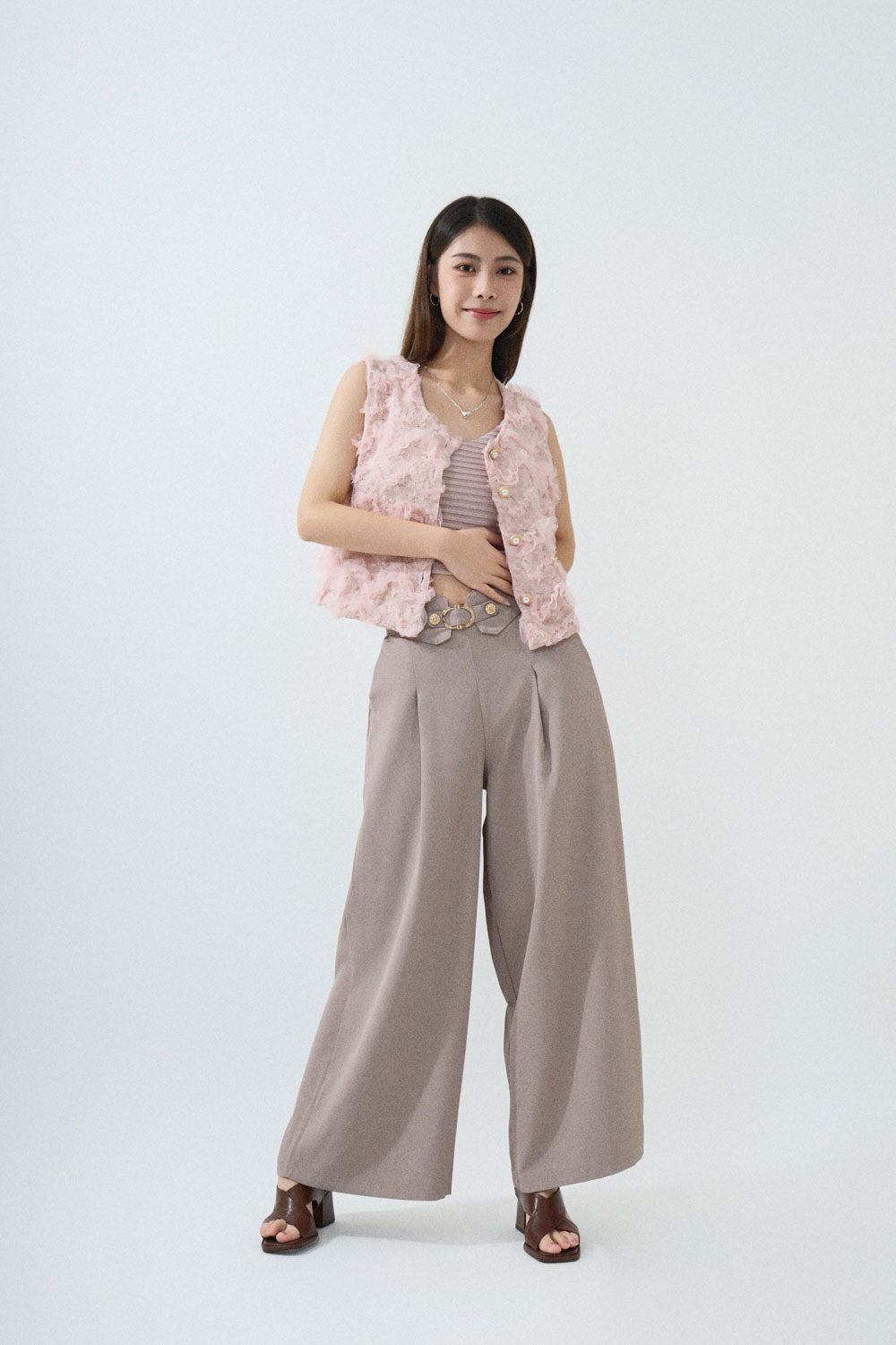 SS25_0085（背心外套＋吊帶＋長褲）